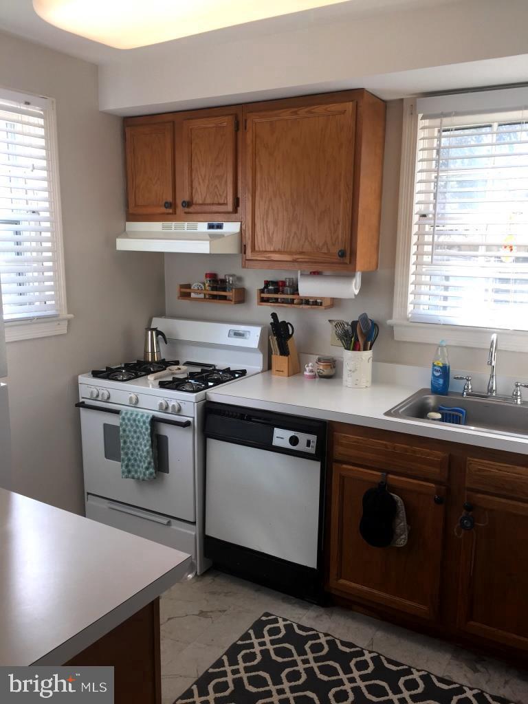 GREEN MEADOWS - Residential Lease