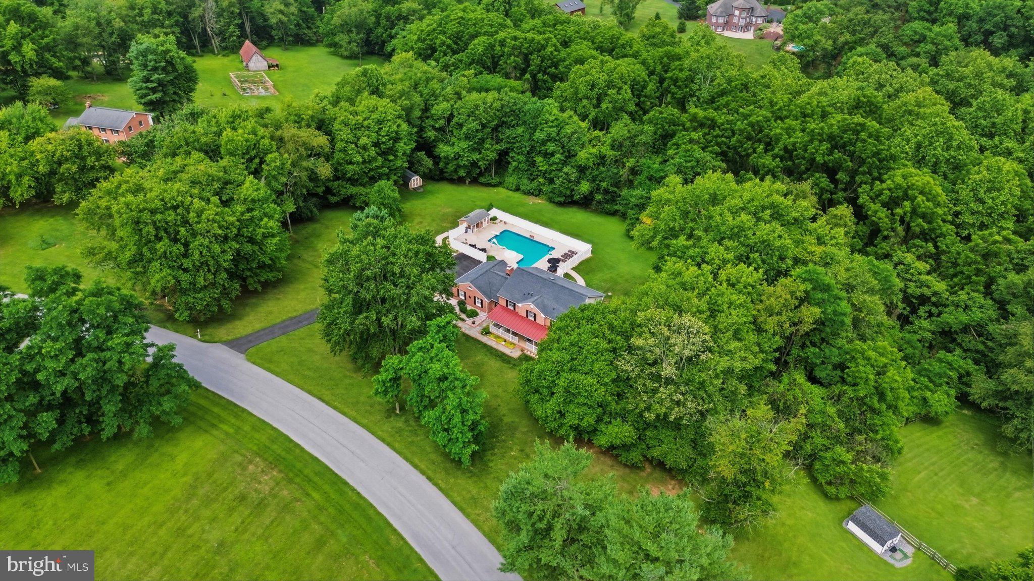 2806 PHEASANT LANE
