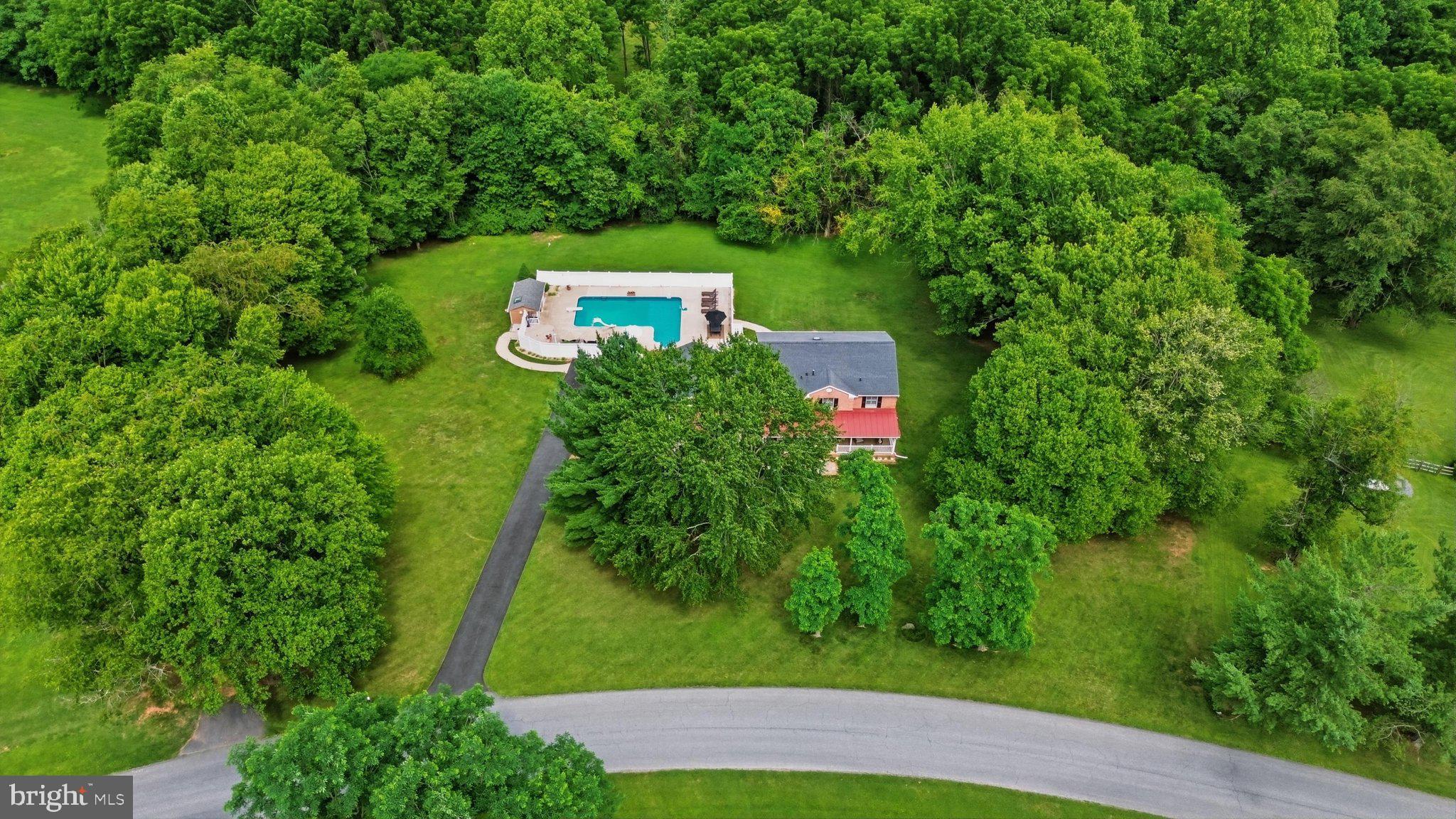 2806 PHEASANT LANE