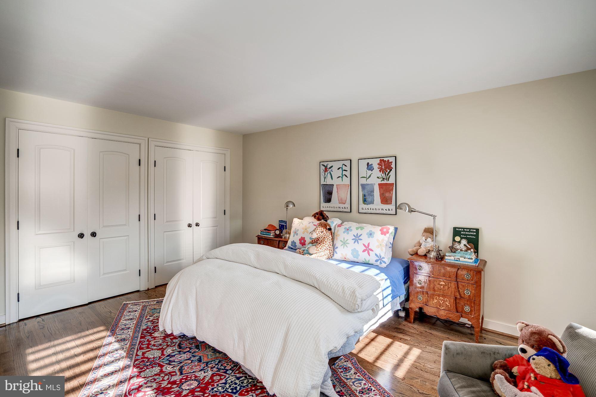 CLEARVIEW MANOR - Residential