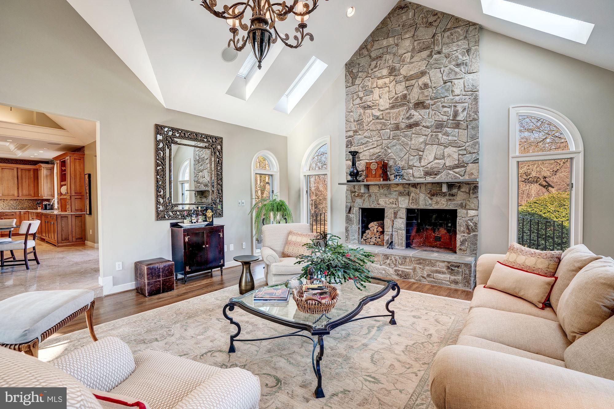 CLEARVIEW MANOR - Residential