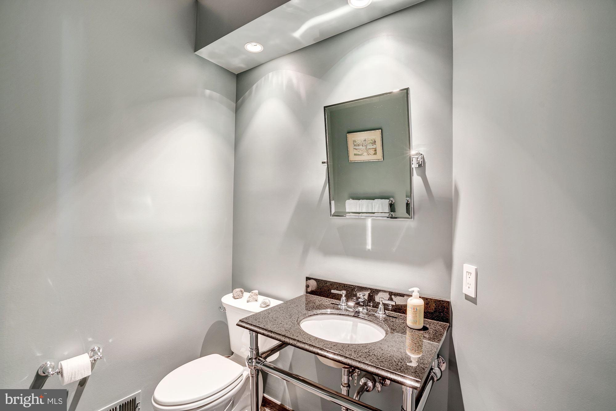 CLEARVIEW MANOR - Residential