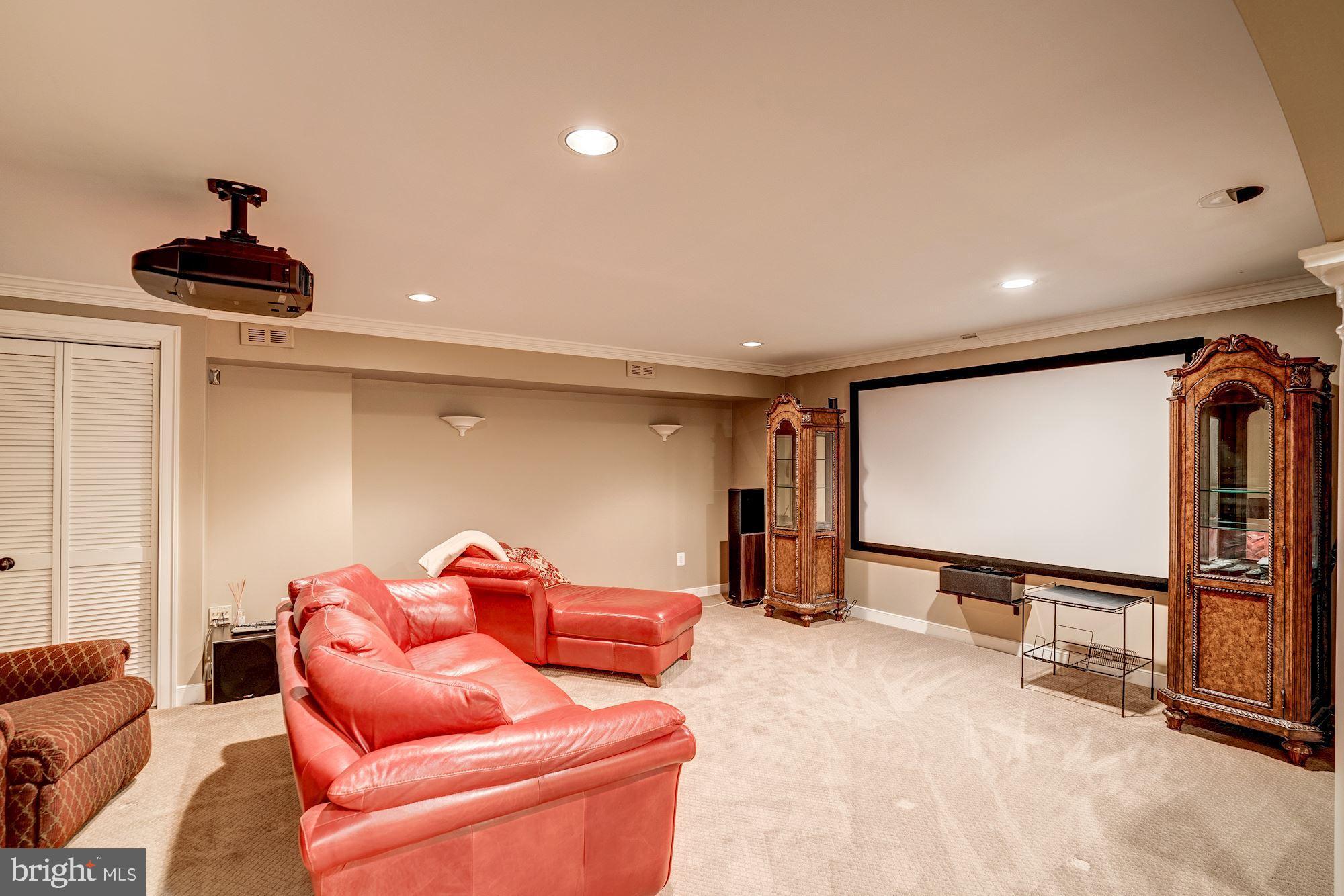 CLEARVIEW MANOR - Residential