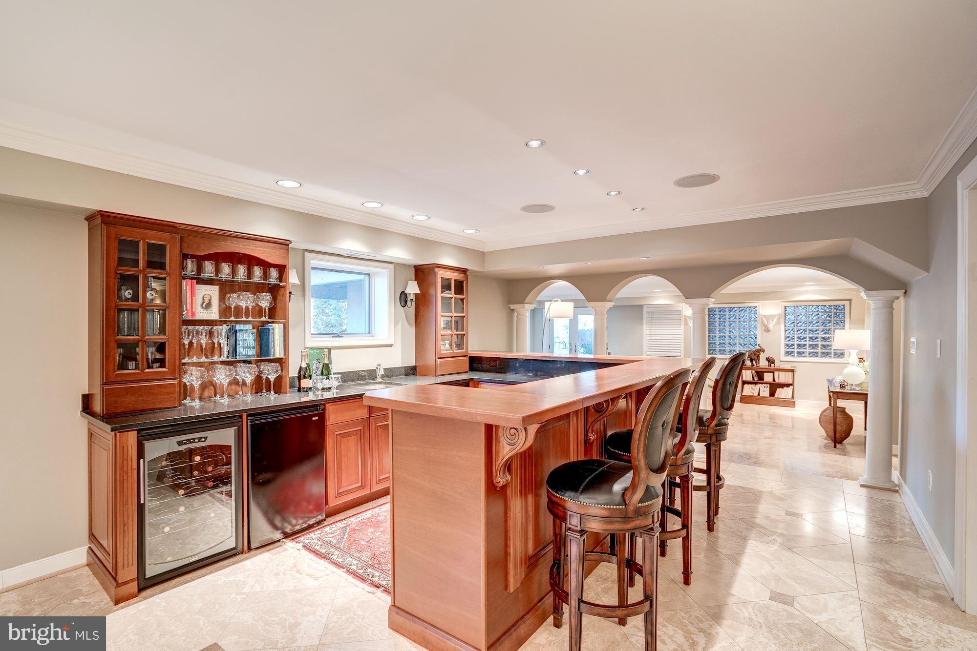 CLEARVIEW MANOR - Residential