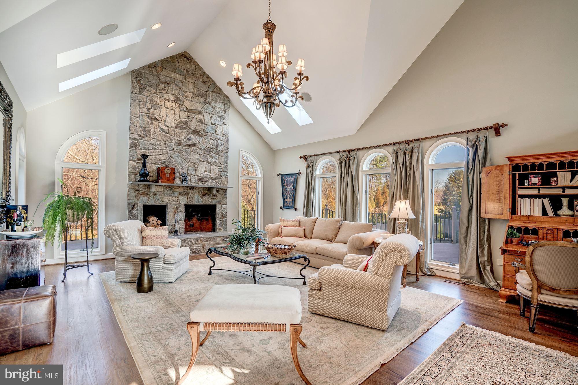 CLEARVIEW MANOR - Residential