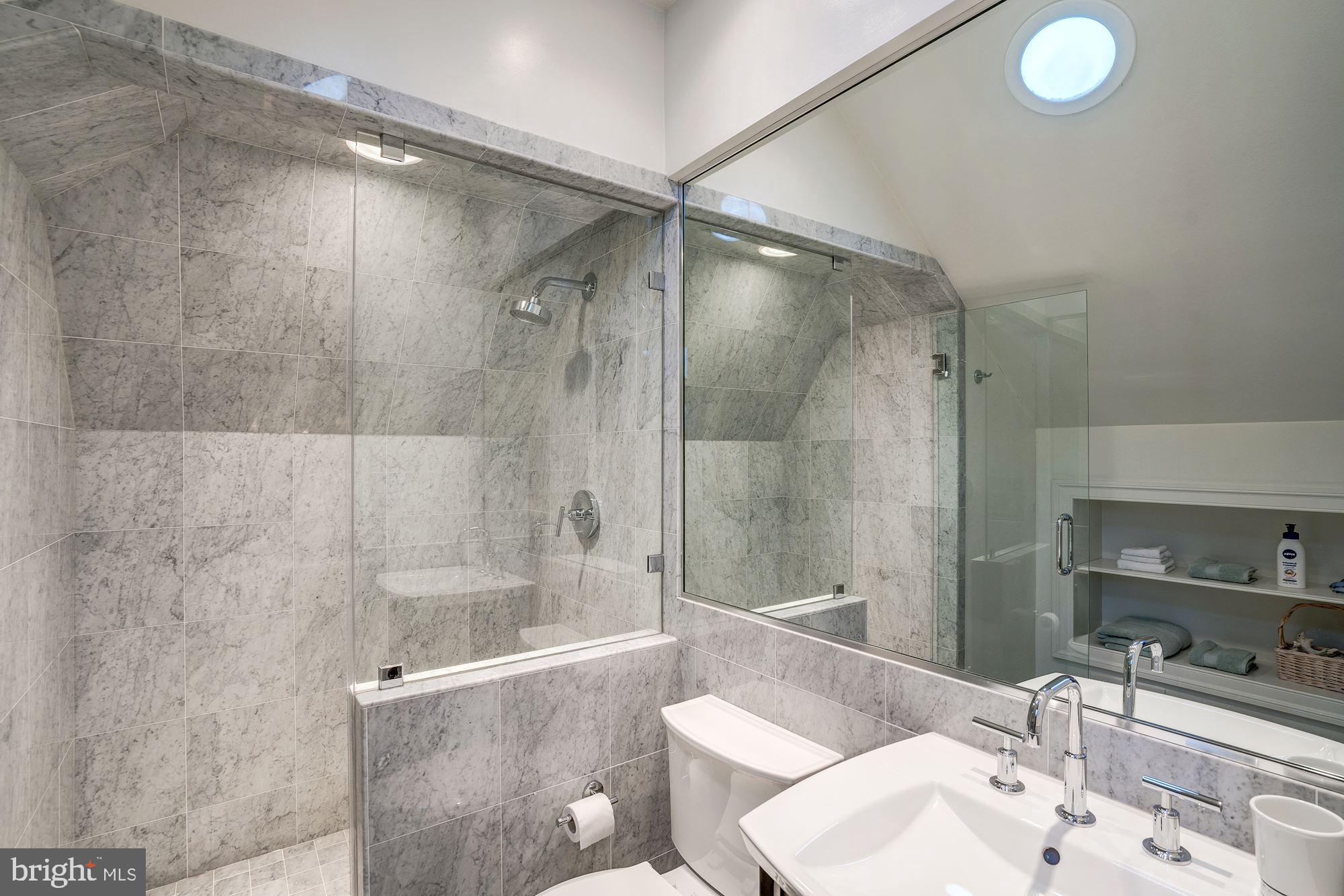 CLEARVIEW MANOR - Residential