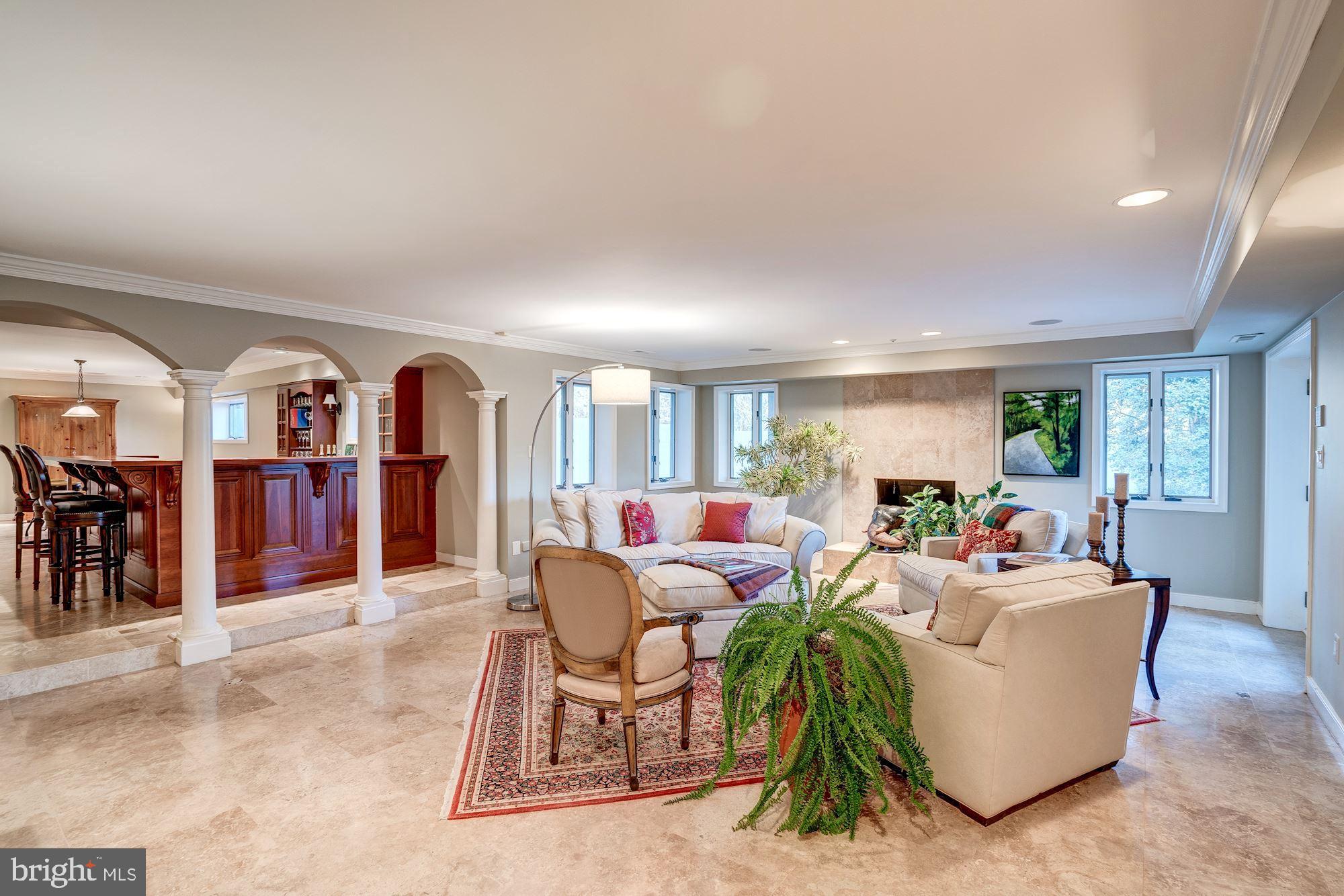 CLEARVIEW MANOR - Residential