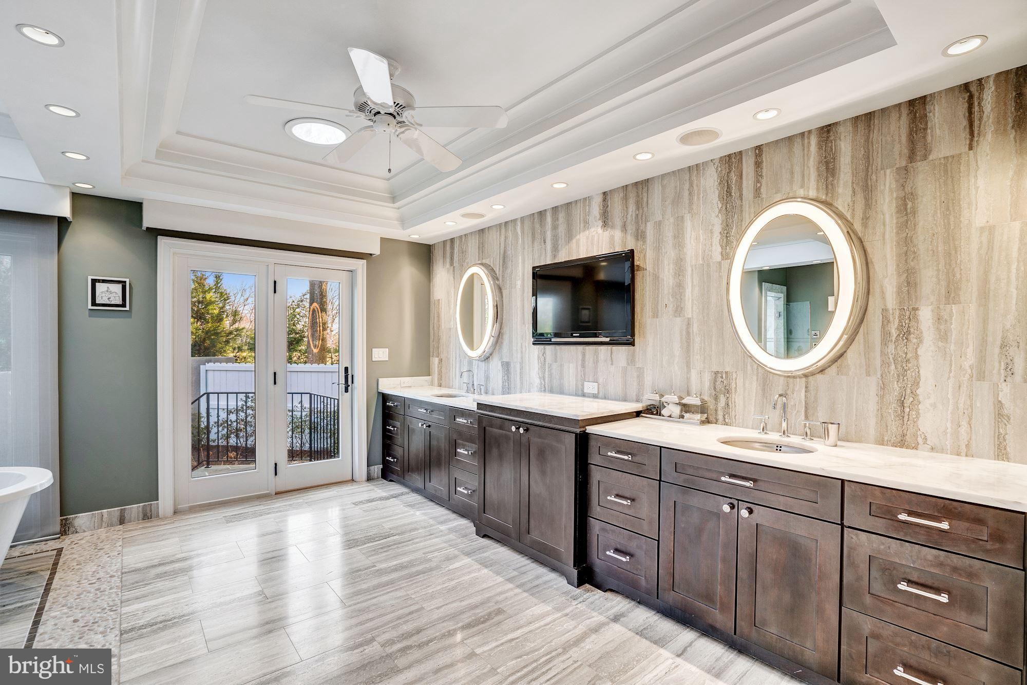 CLEARVIEW MANOR - Residential