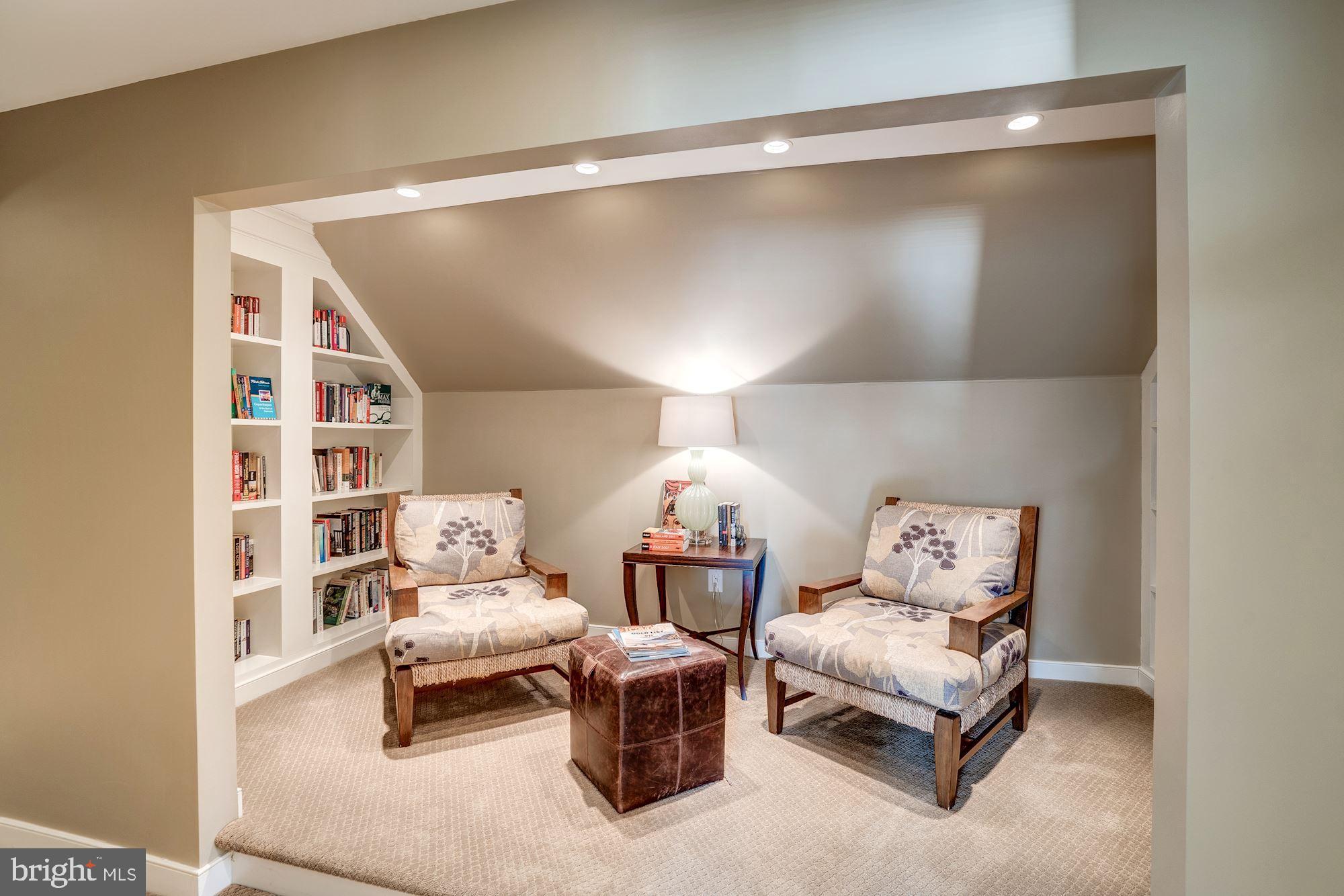 CLEARVIEW MANOR - Residential