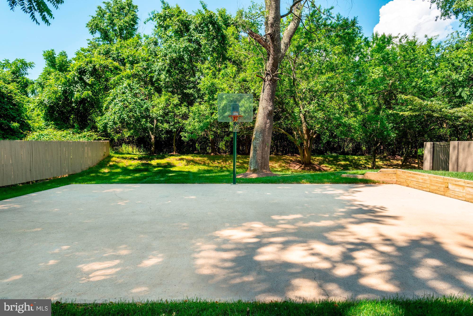 CLEARVIEW MANOR - Residential