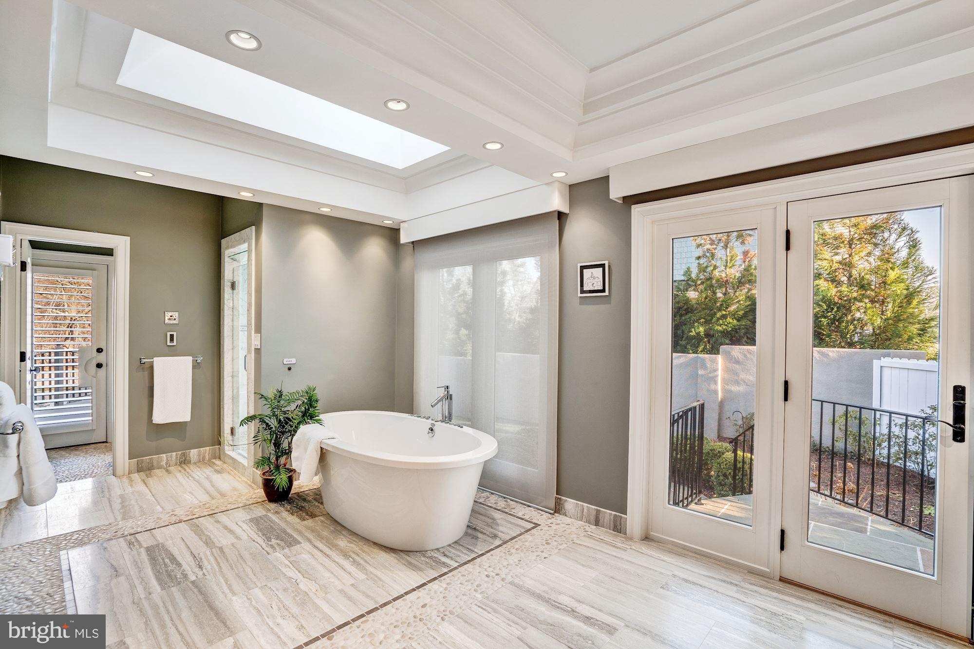 CLEARVIEW MANOR - Residential