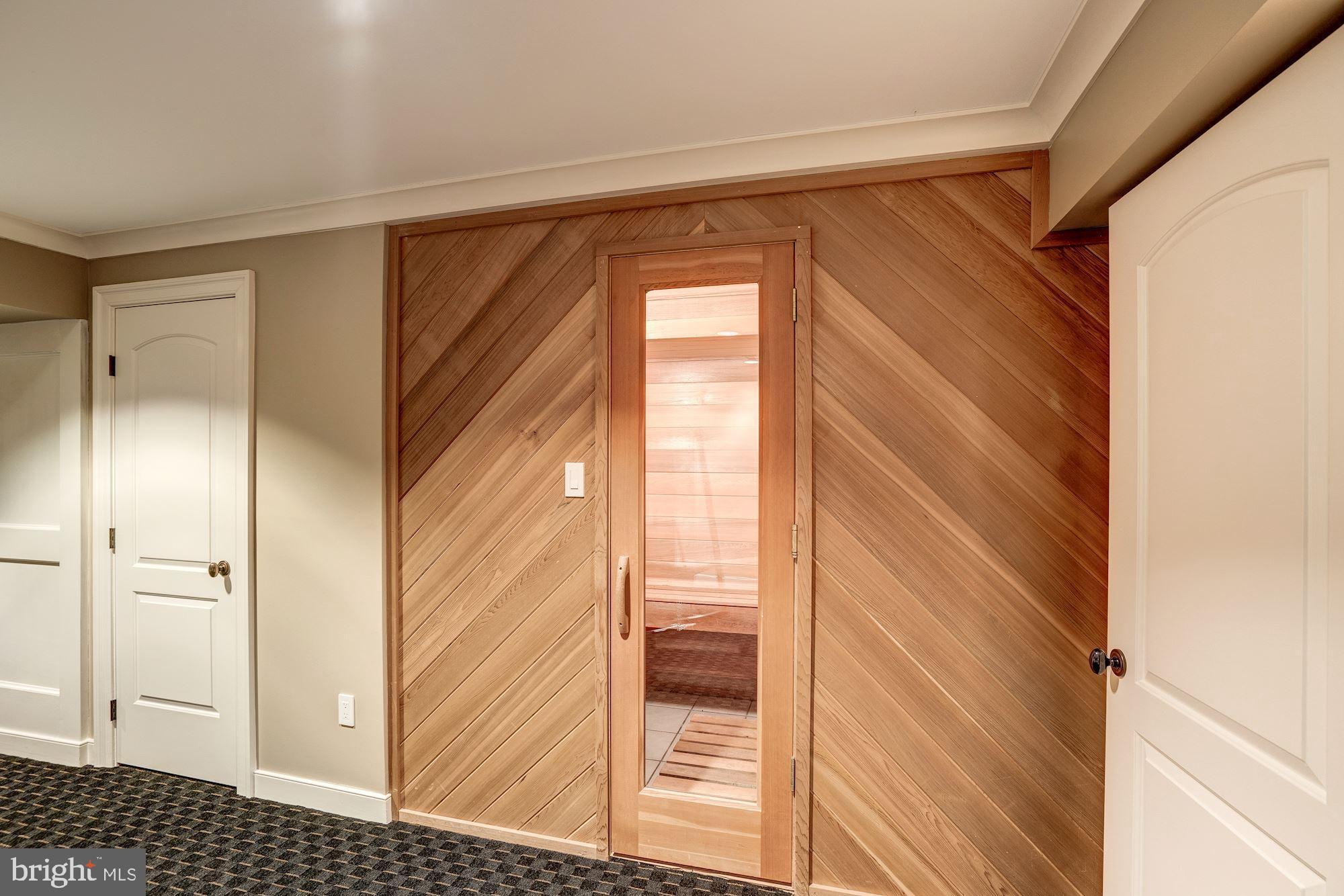 CLEARVIEW MANOR - Residential