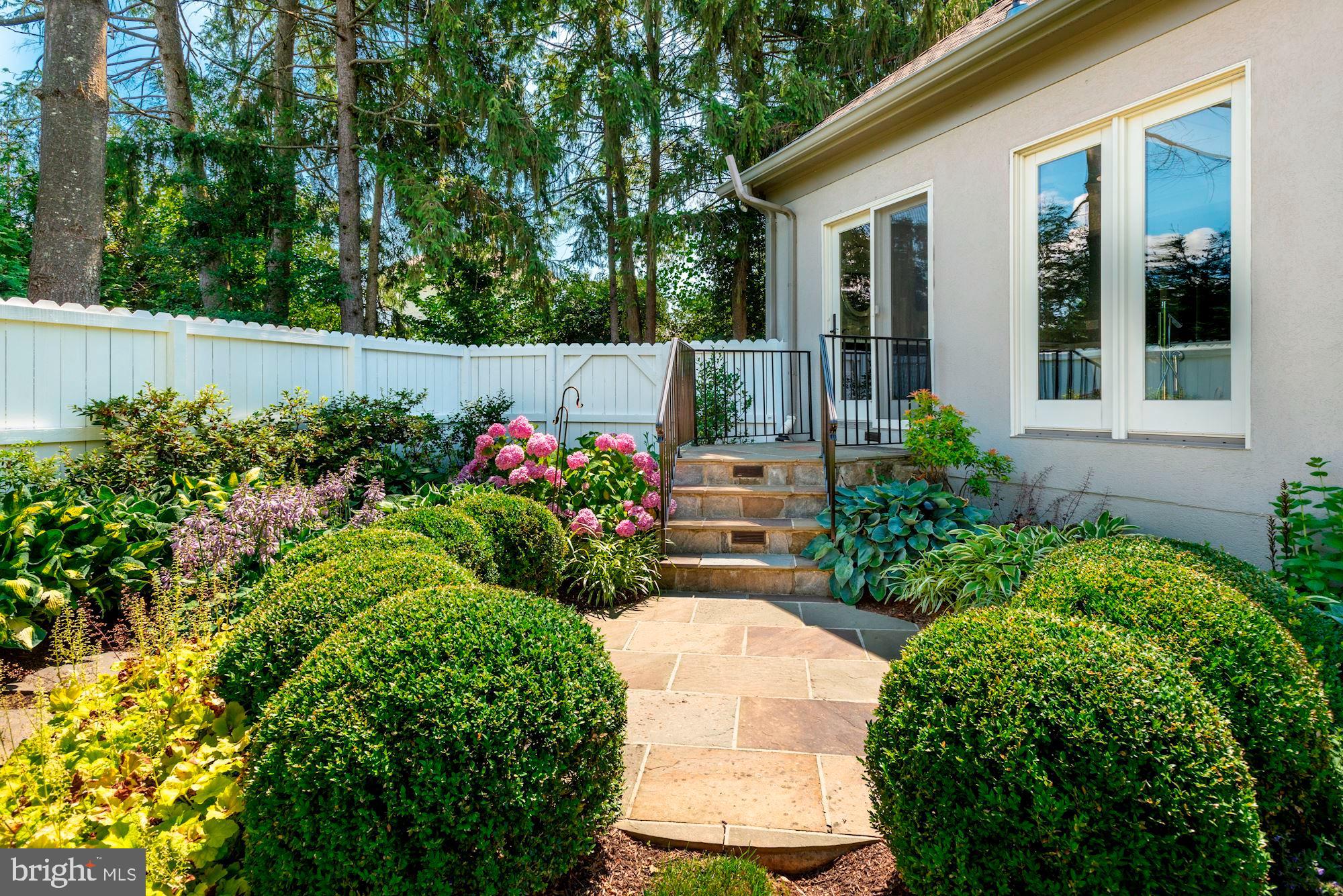 CLEARVIEW MANOR - Residential