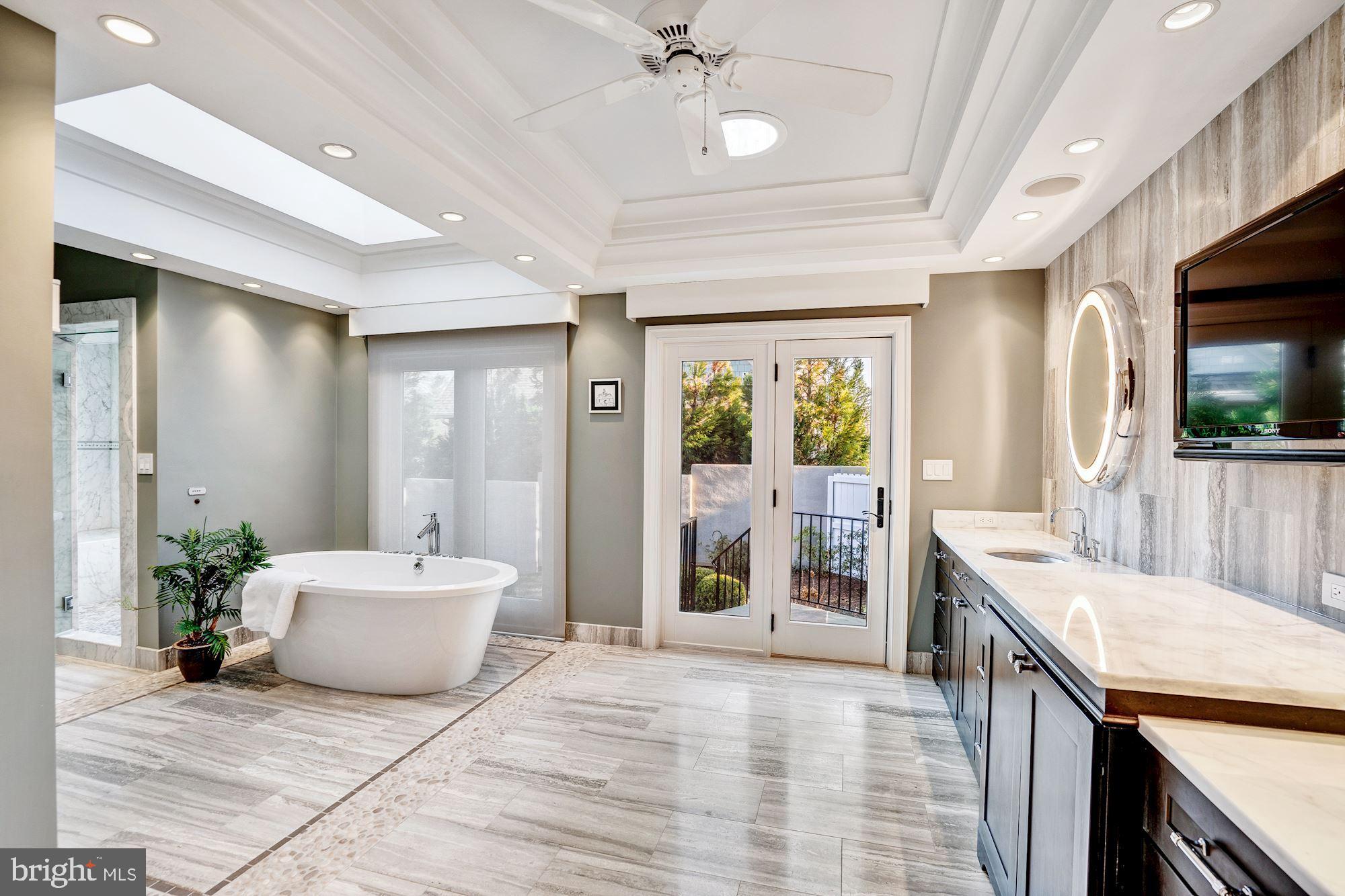 CLEARVIEW MANOR - Residential