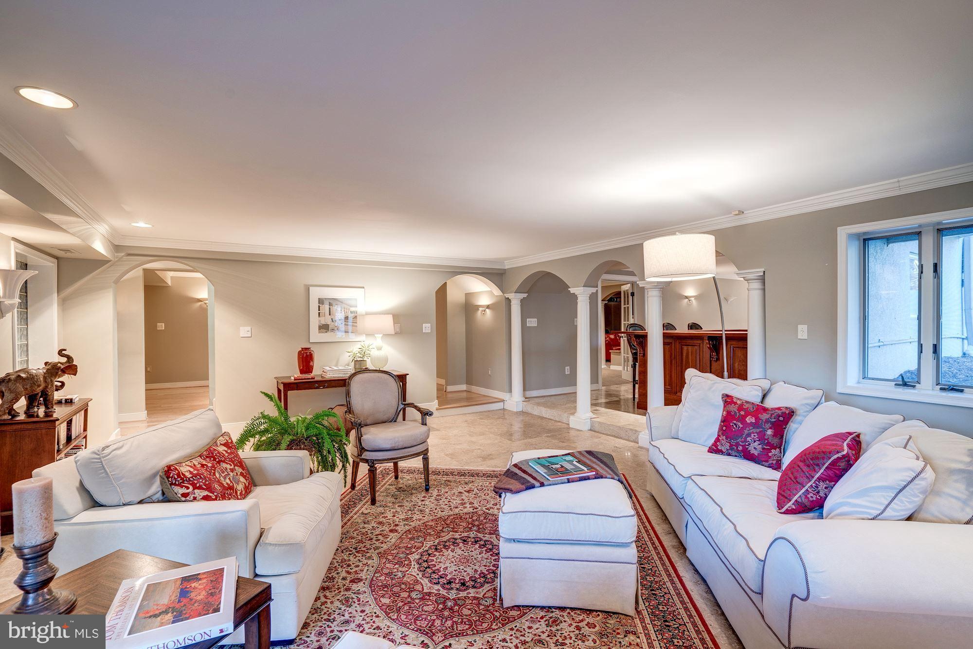 CLEARVIEW MANOR - Residential