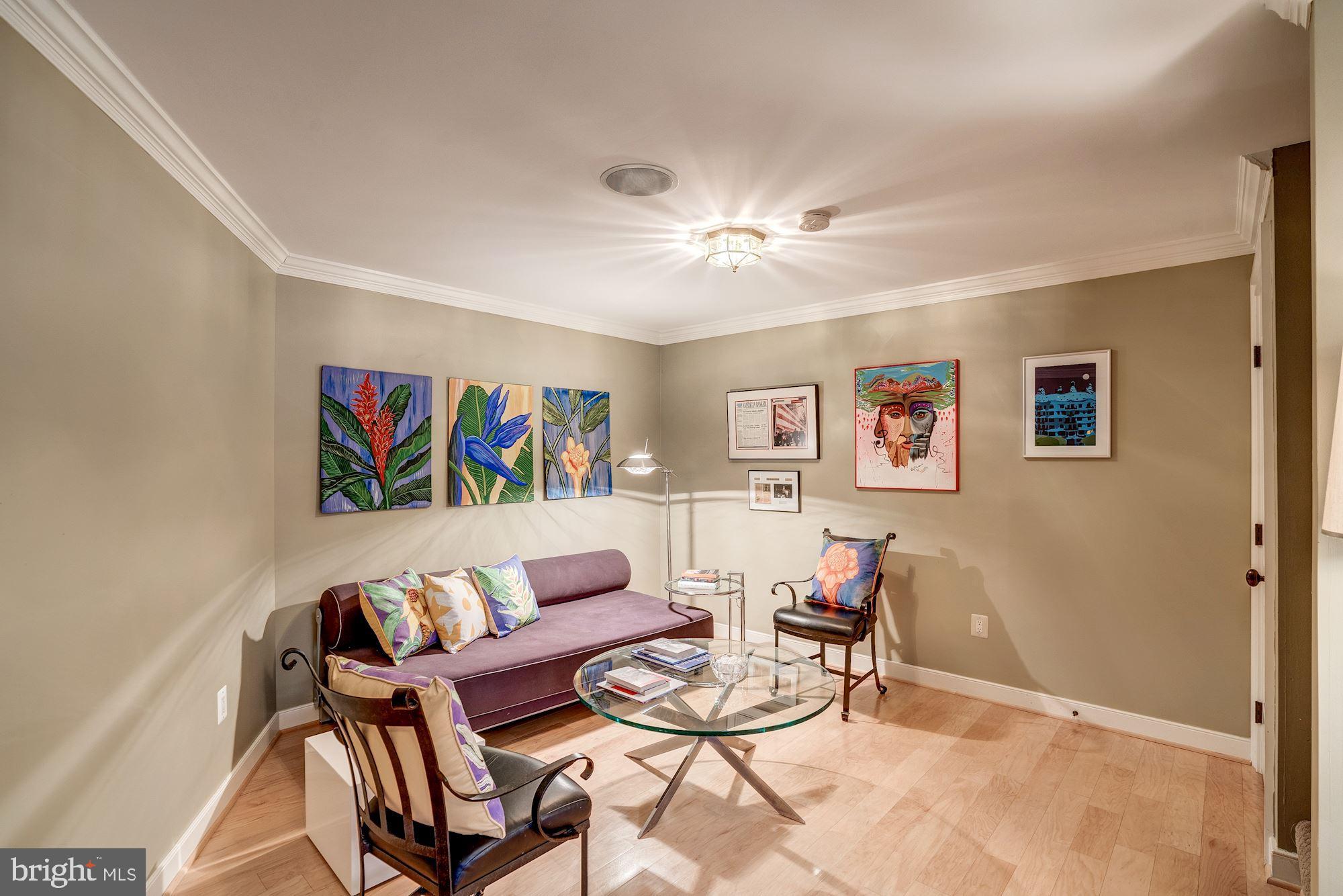 CLEARVIEW MANOR - Residential