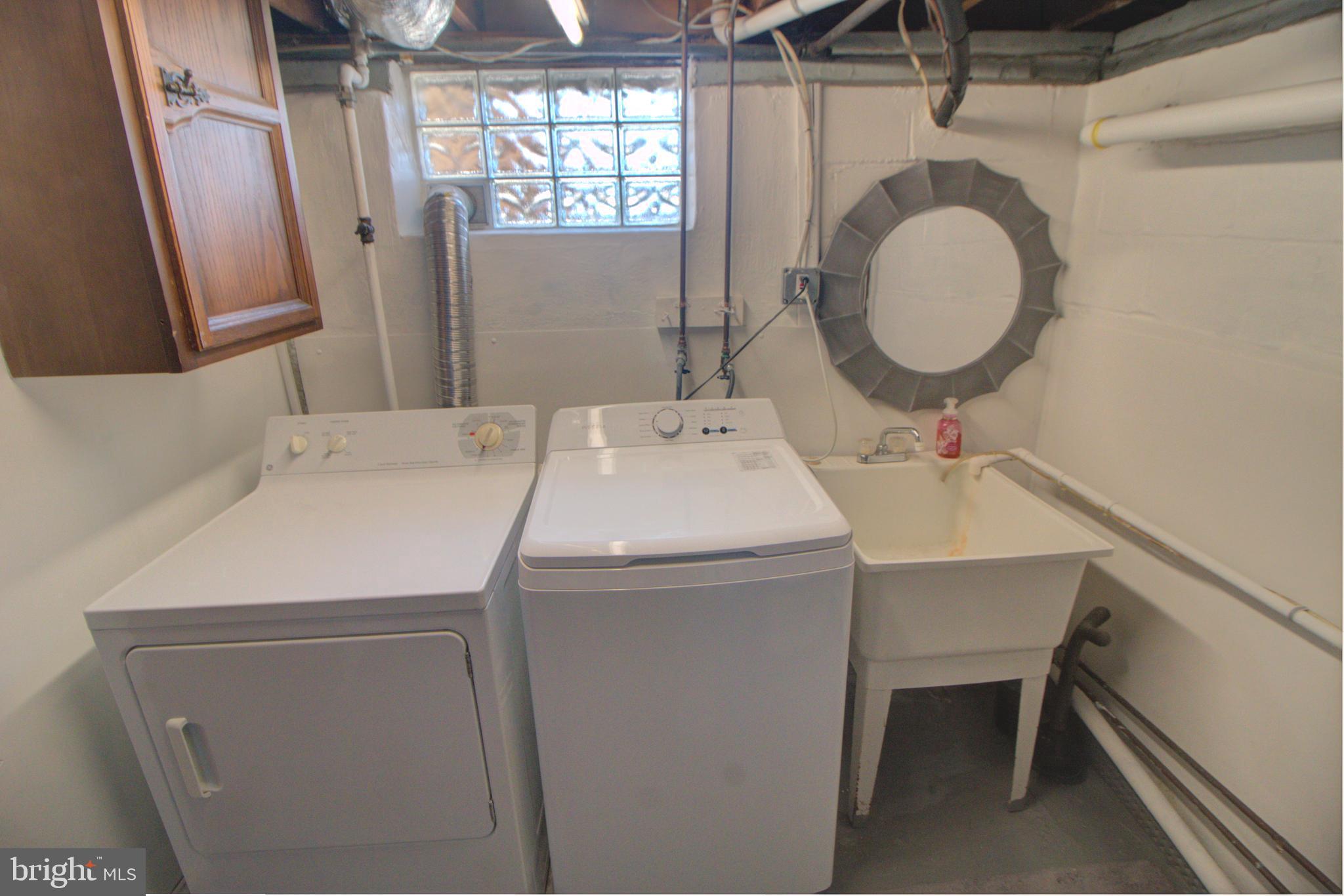 POPLAR AVENUE - Residential