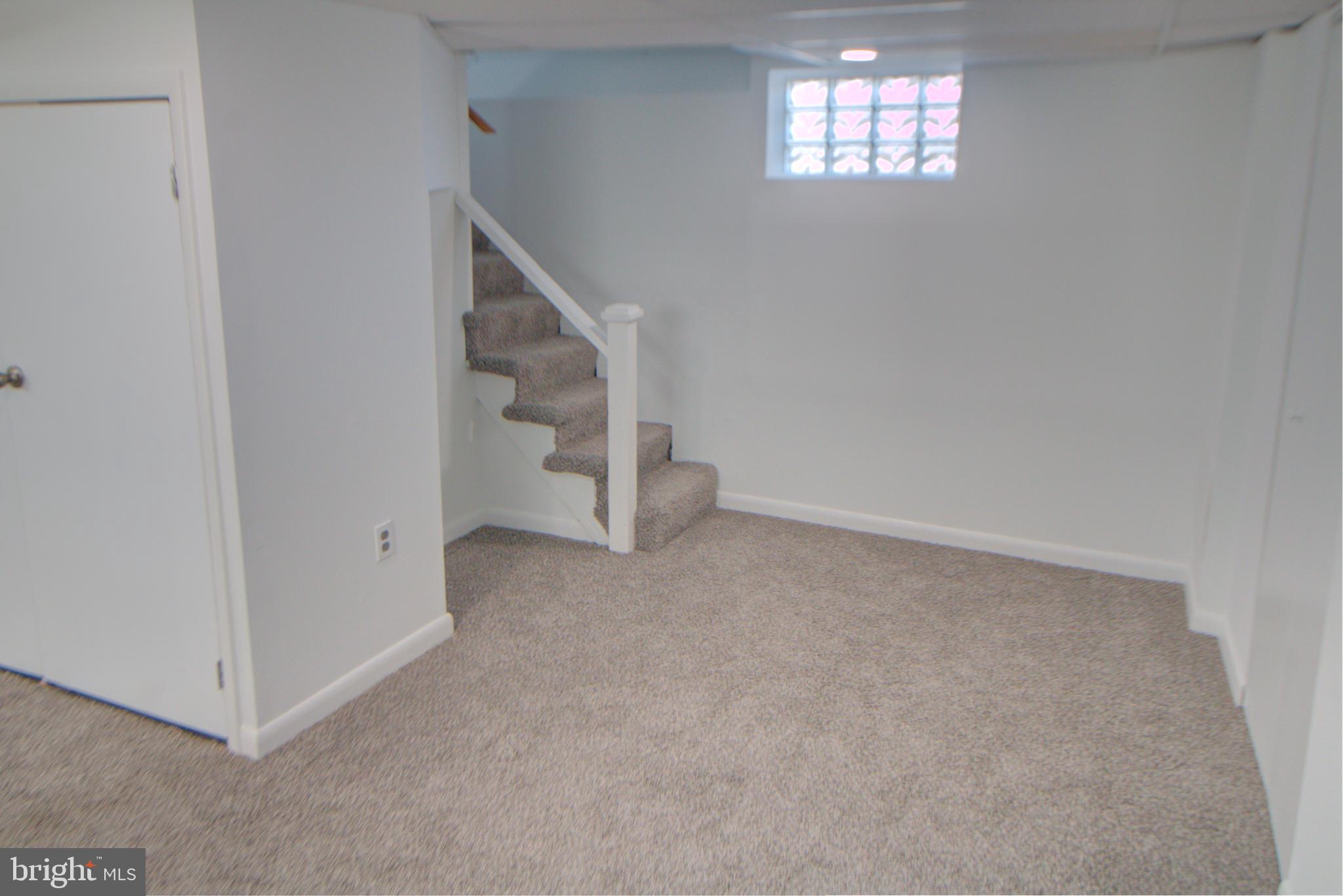 POPLAR AVENUE - Residential