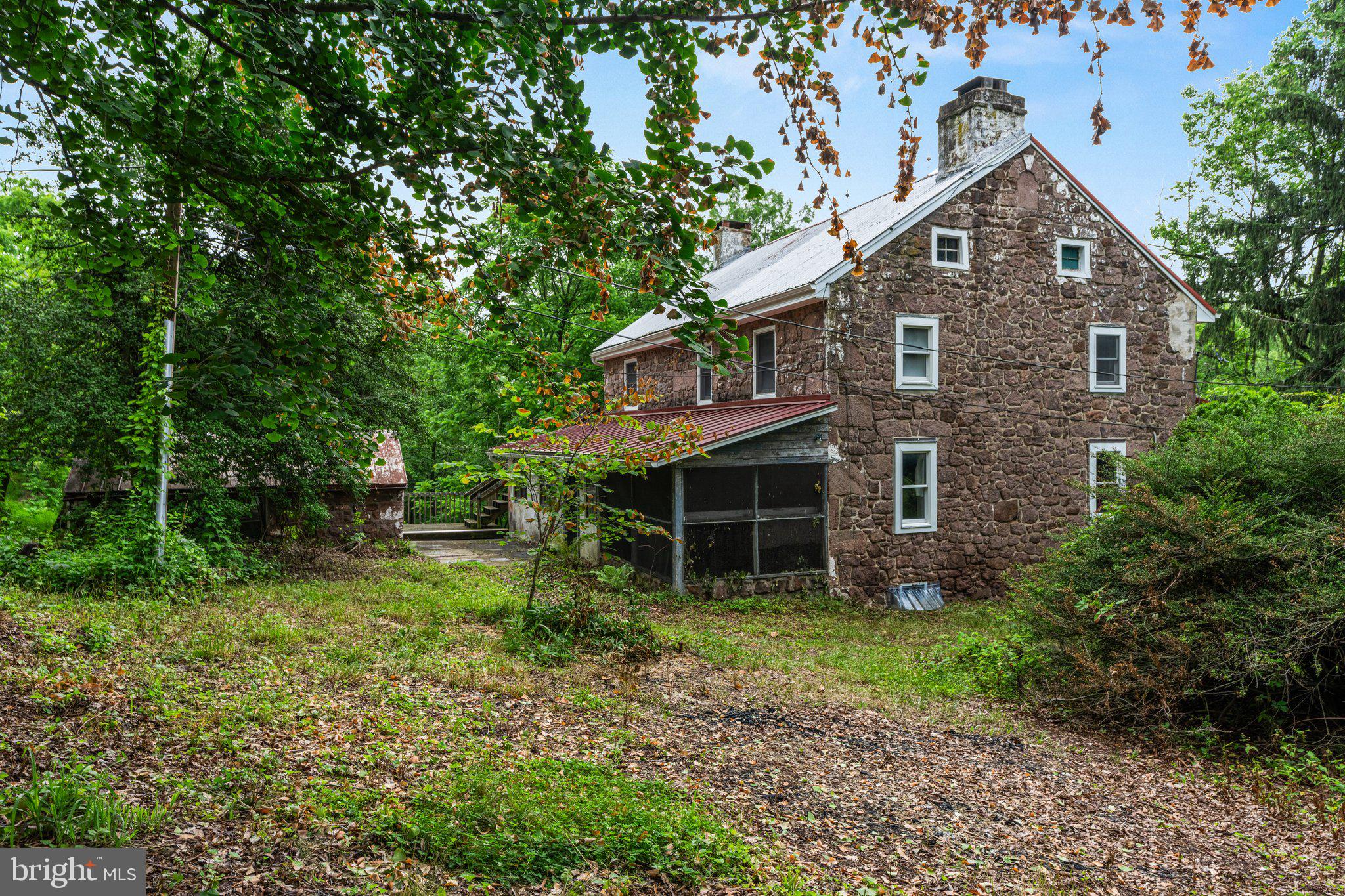 995 CADMUS ROAD