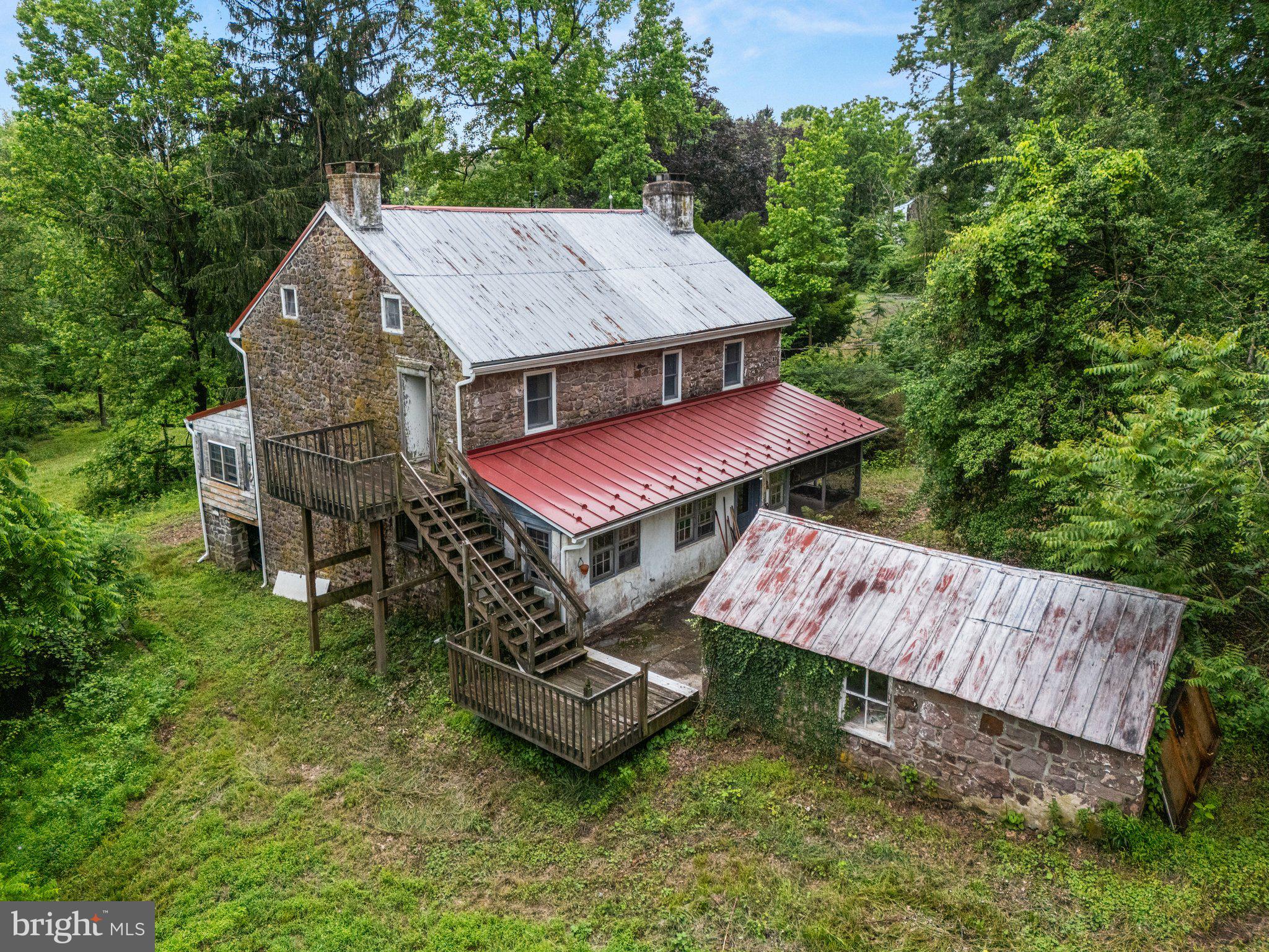 995 CADMUS ROAD