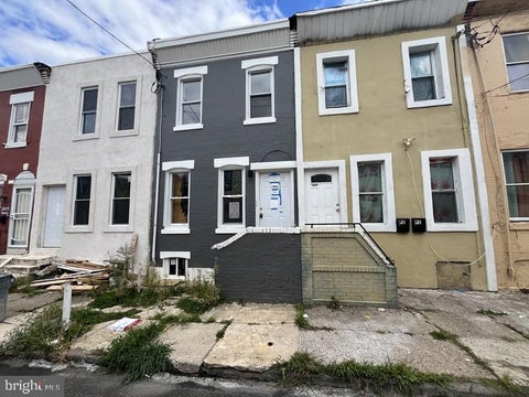 Townhouse For Sale - 2611 N Warnock Street<br/> PHILADELPHIA, PA 19133