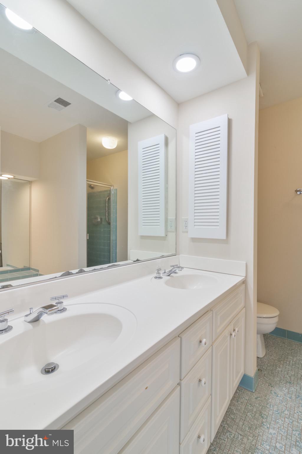 SIGNAL HILL - Residential Lease