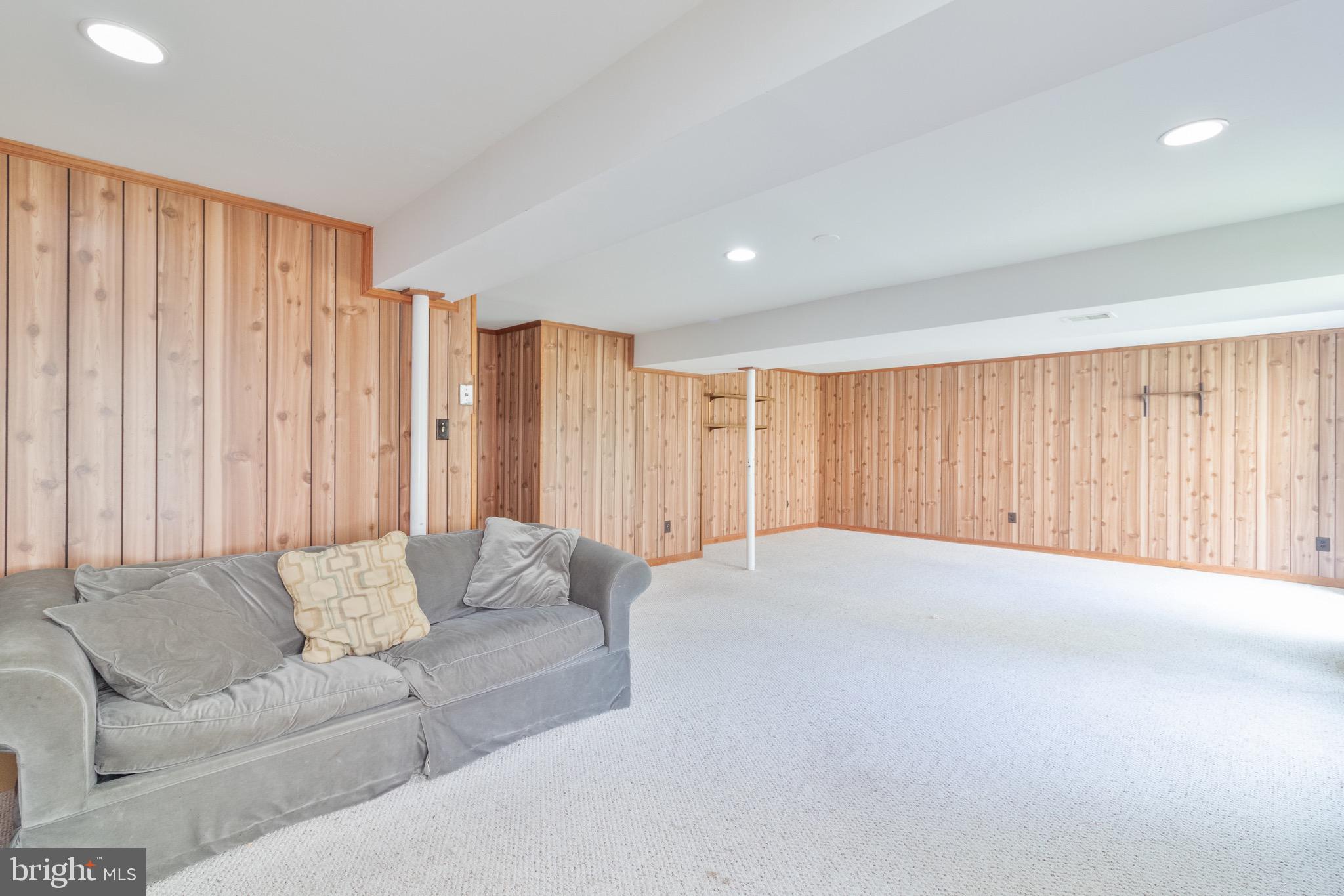 SIGNAL HILL - Residential Lease