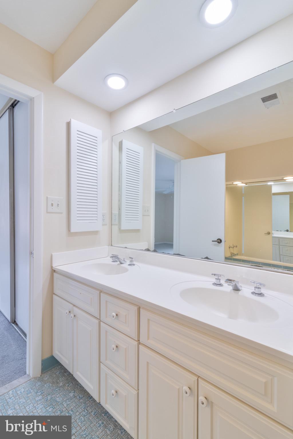 SIGNAL HILL - Residential Lease