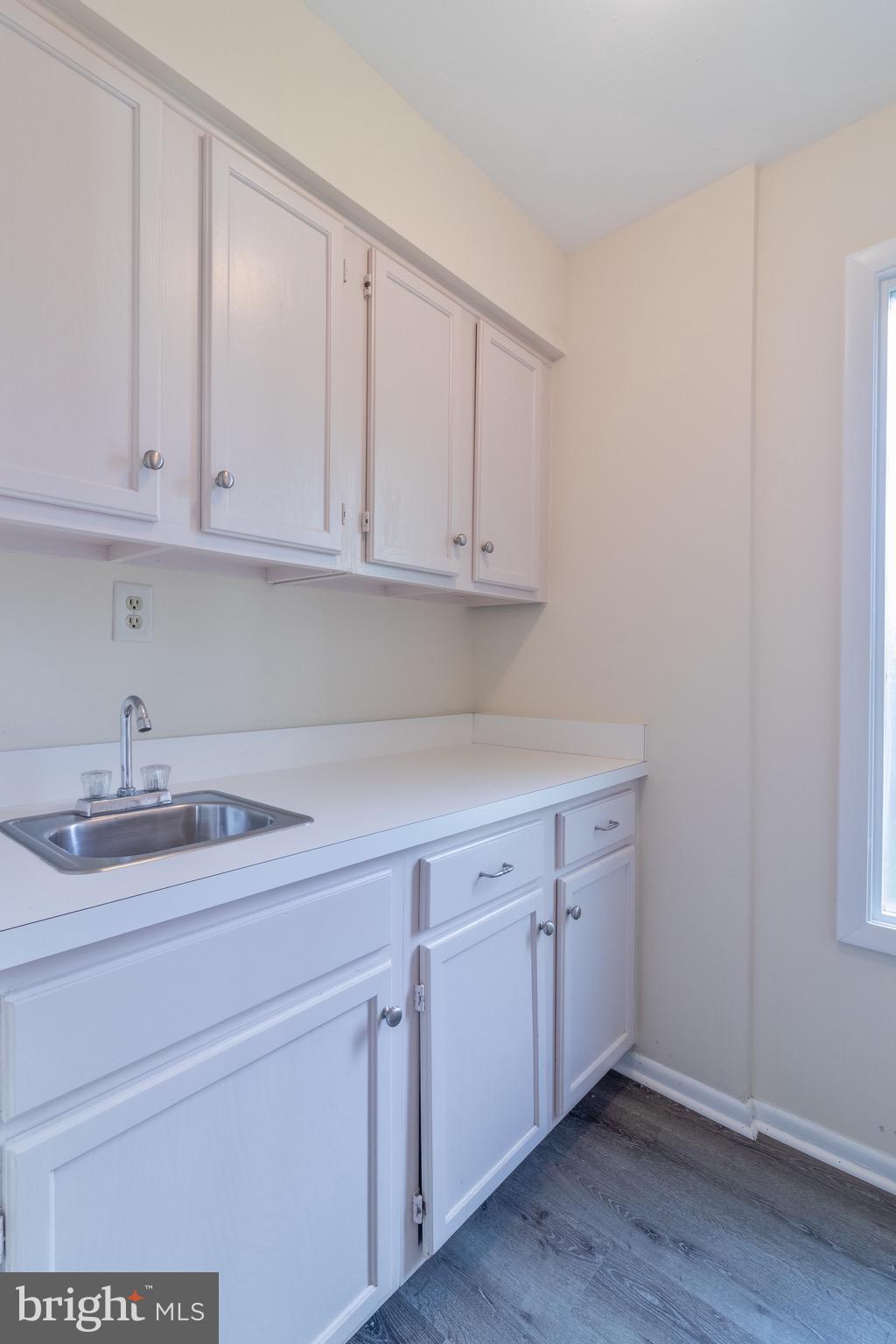 SIGNAL HILL - Residential Lease