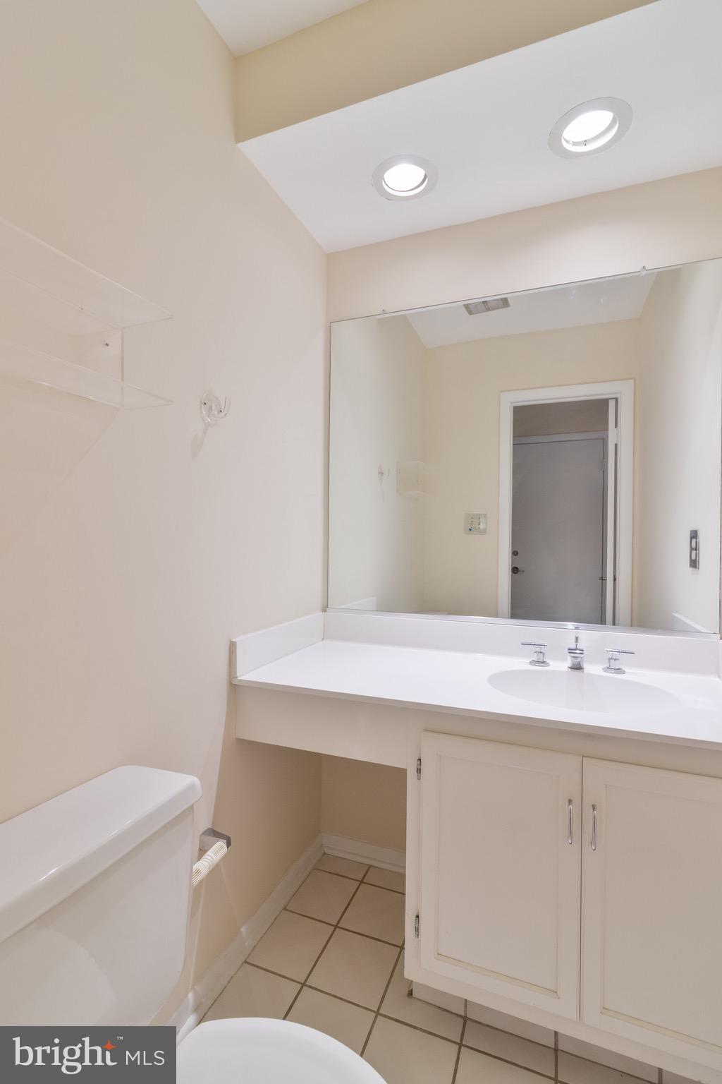 SIGNAL HILL - Residential Lease