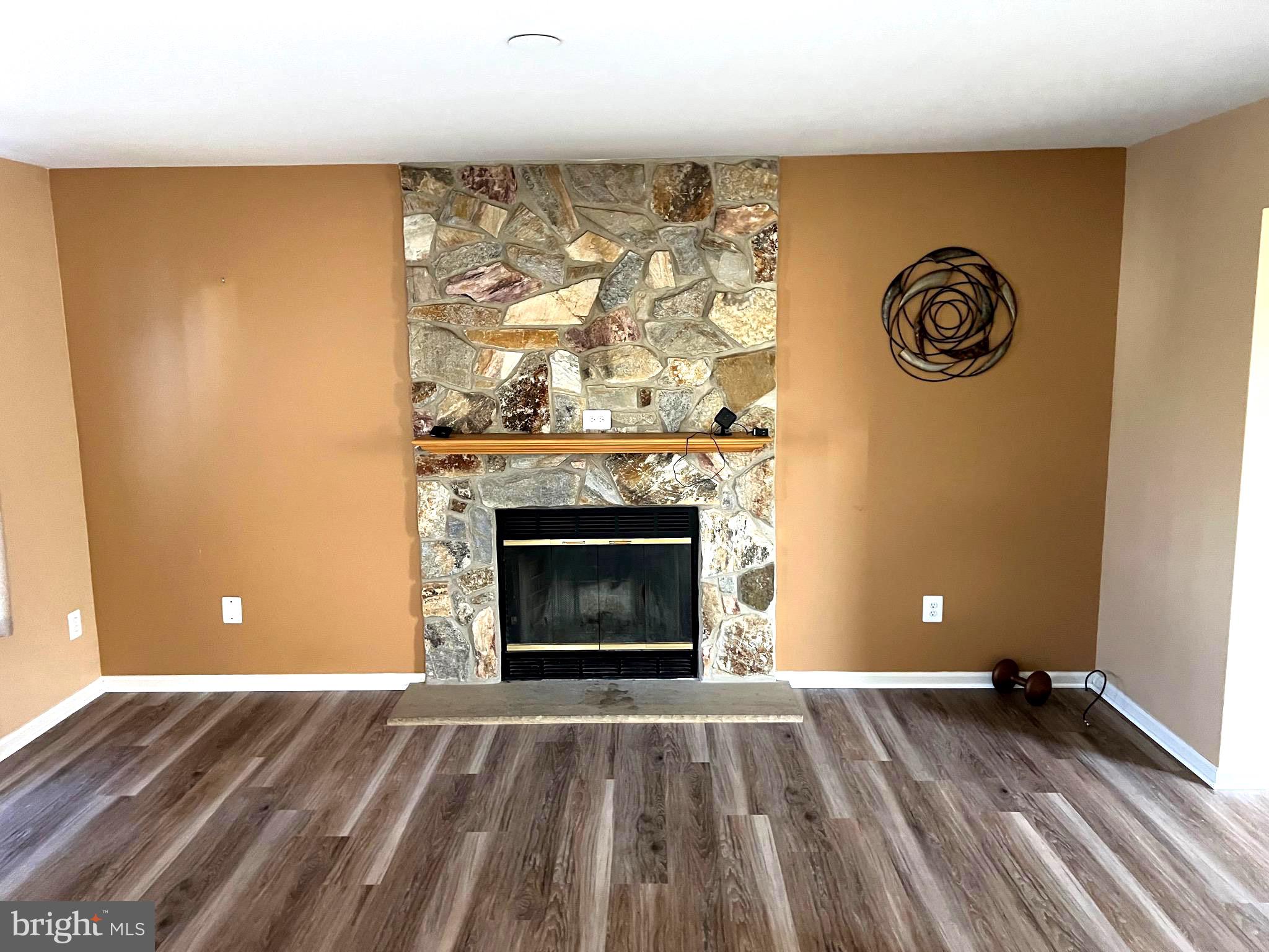 CREEK VIEW ESTS - Residential