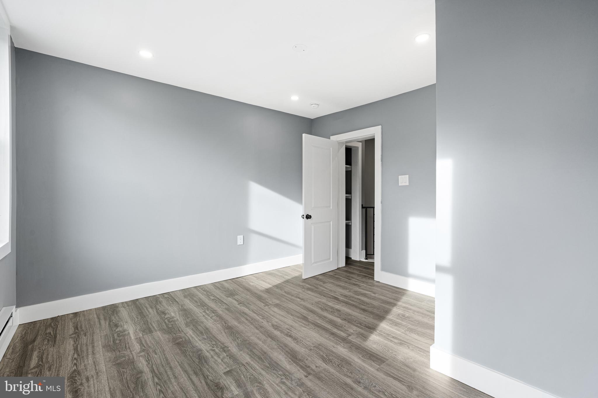 KENSINGTON - Residential