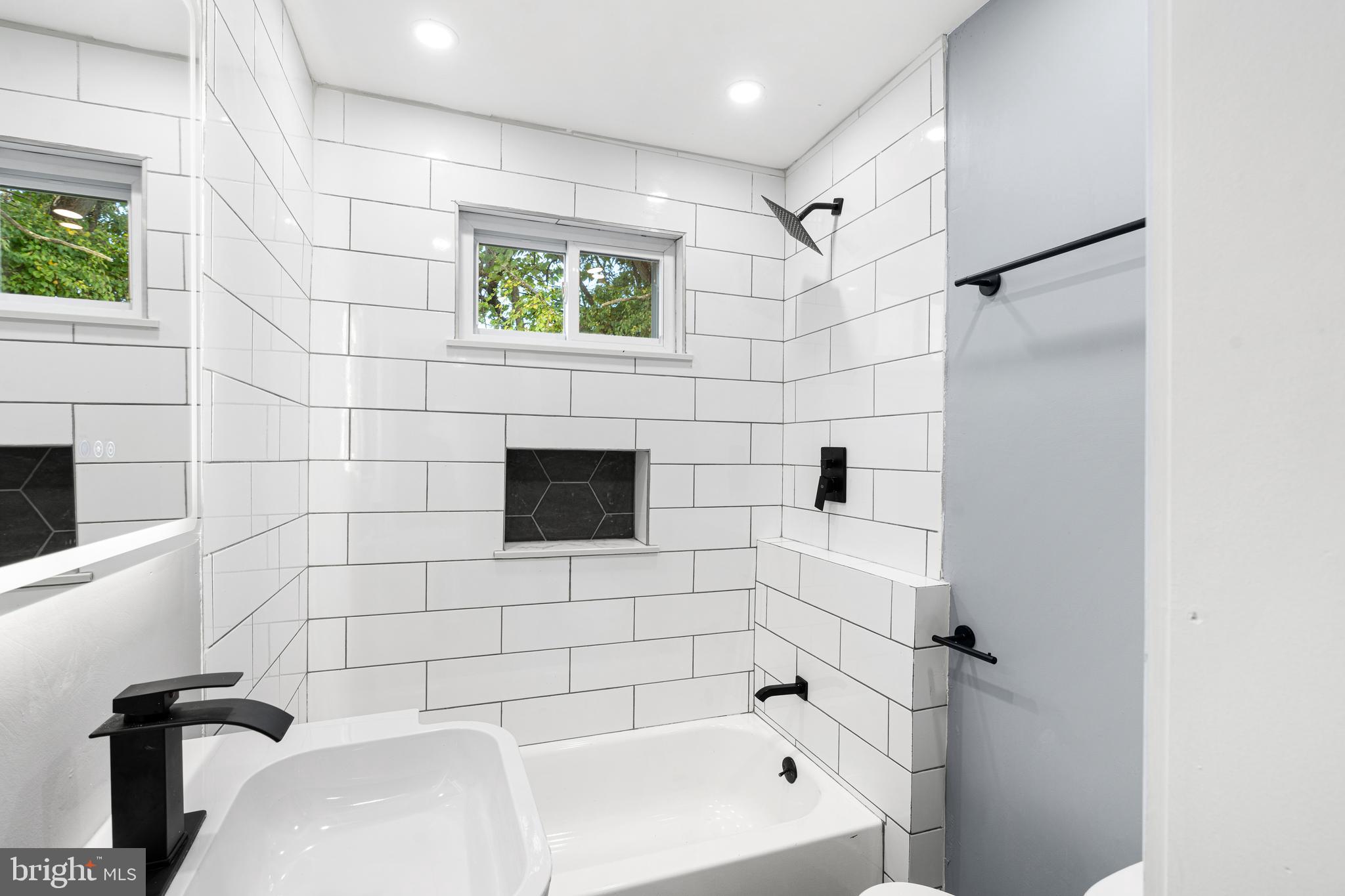 KENSINGTON - Residential