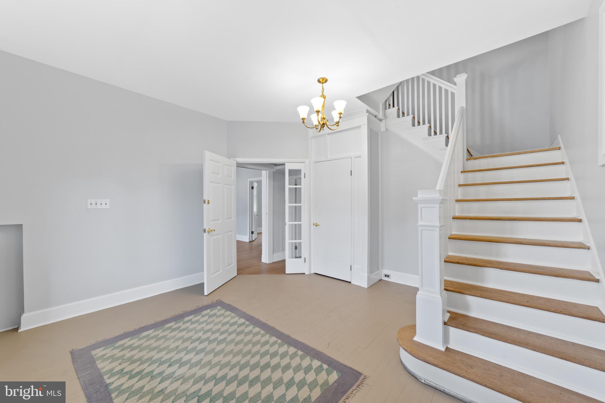 HAMILTON HILLS - Residential