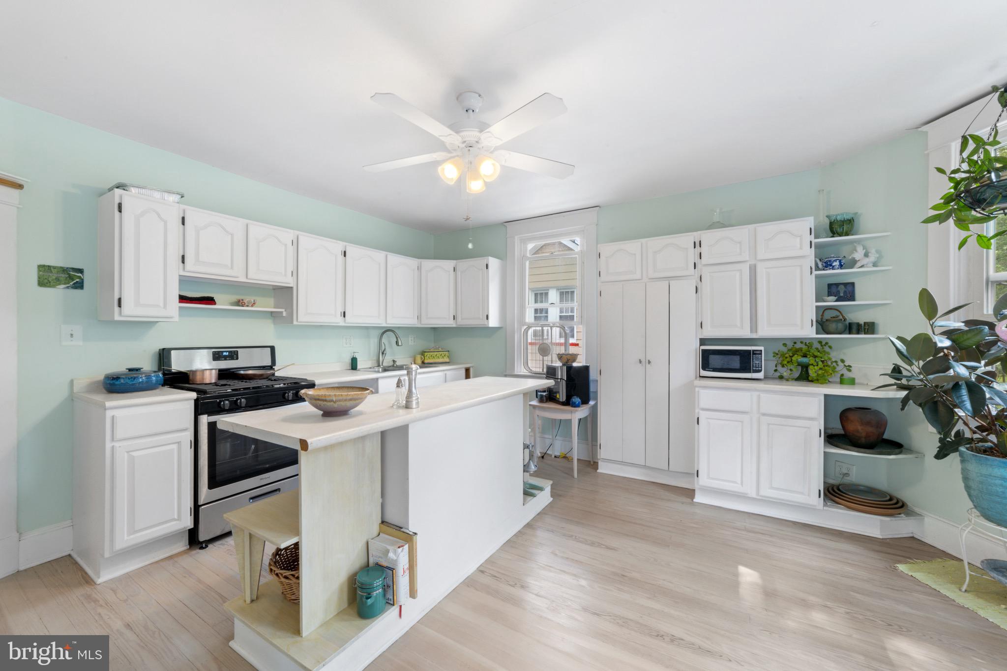 HAMILTON HILLS - Residential