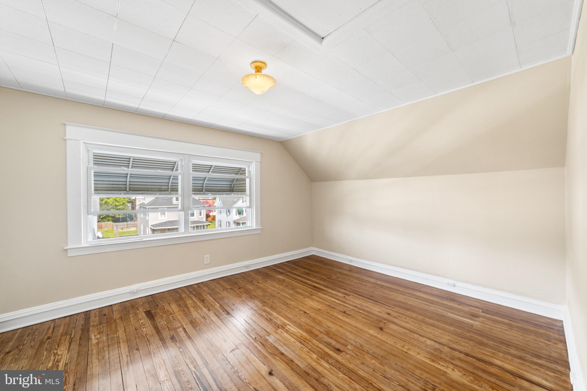 HAMILTON HILLS - Residential