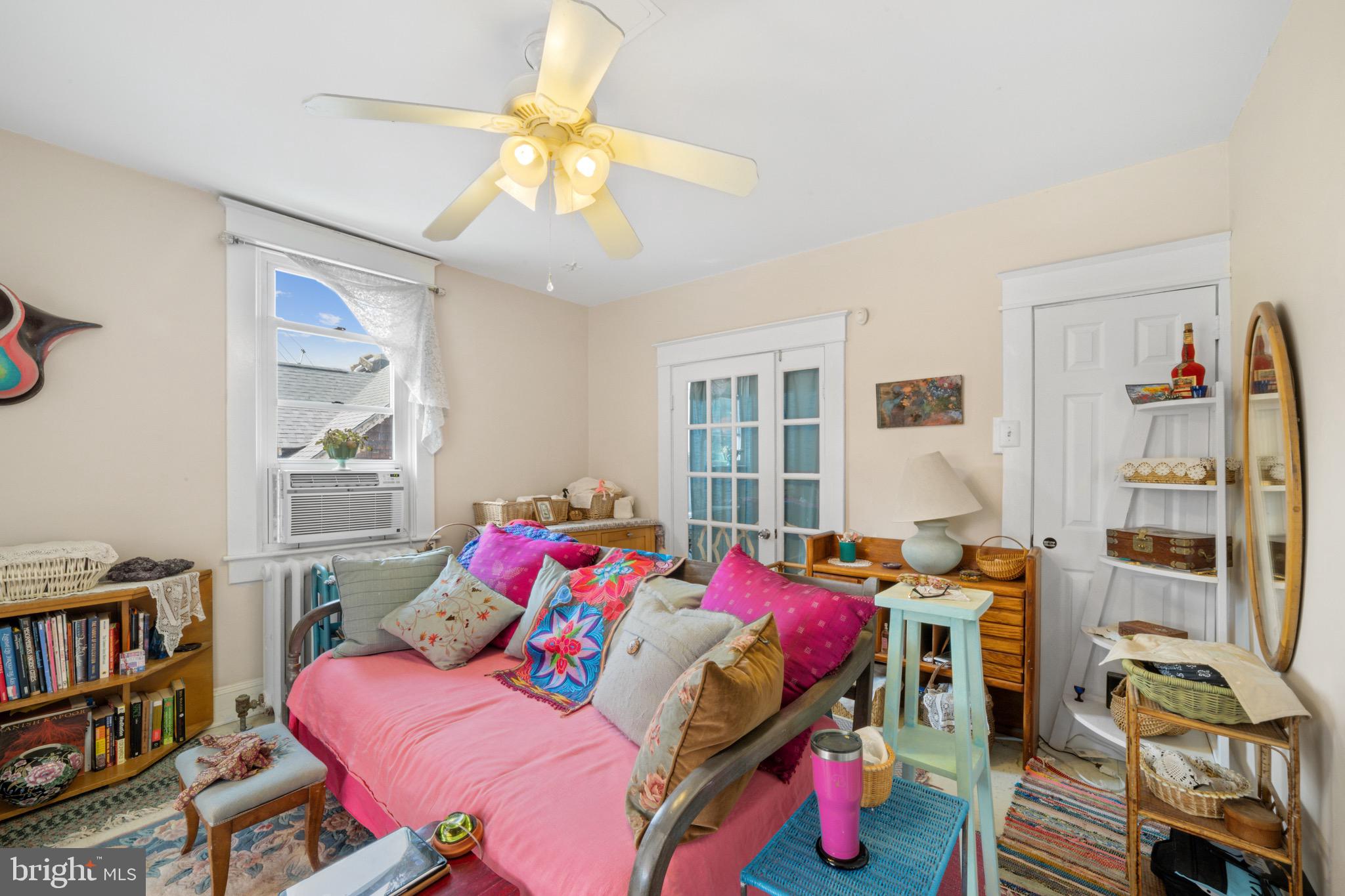 HAMILTON HILLS - Residential