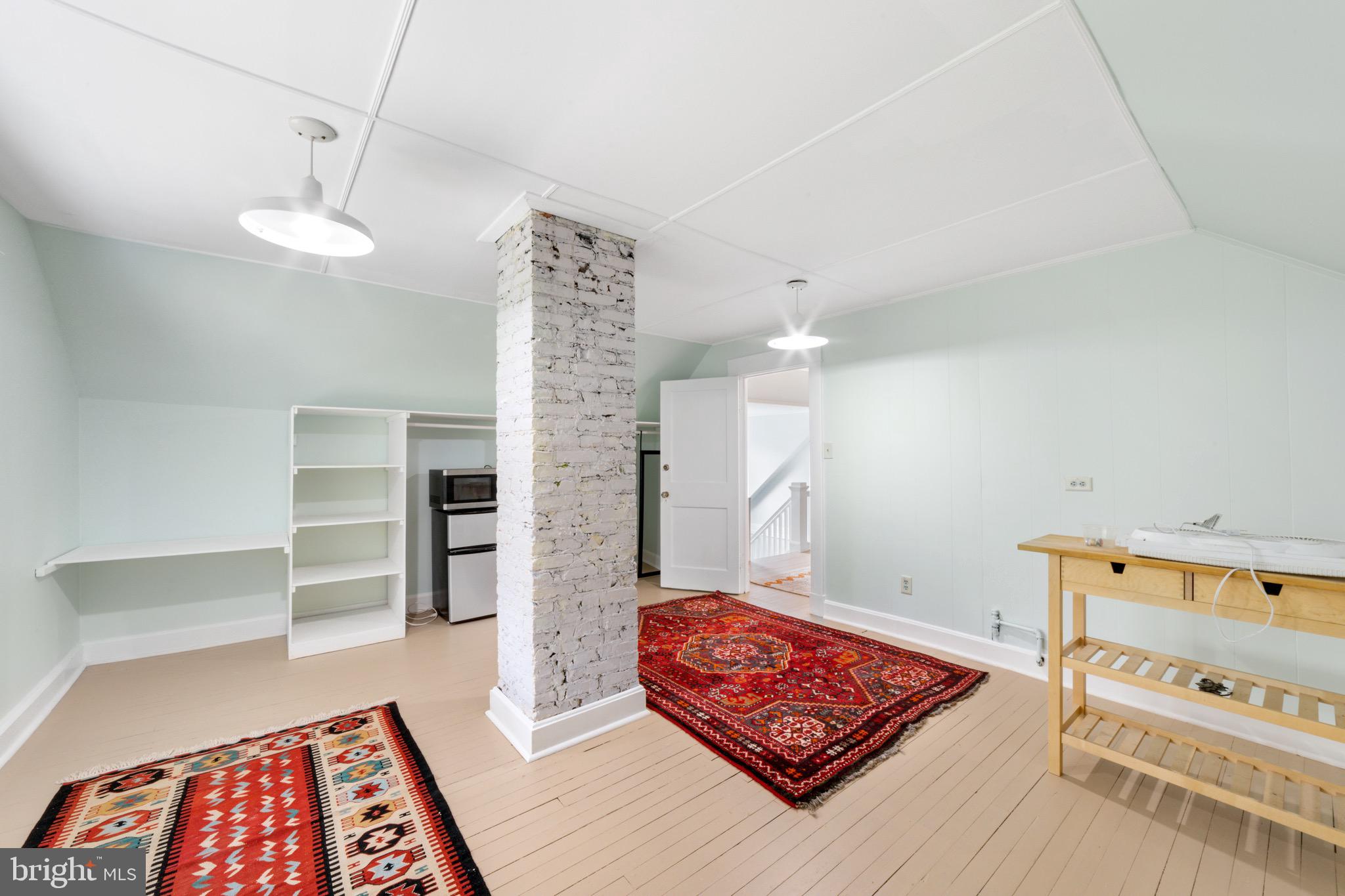 HAMILTON HILLS - Residential