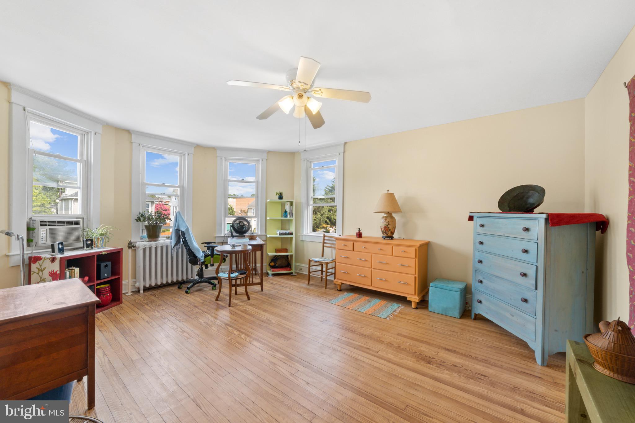 HAMILTON HILLS - Residential