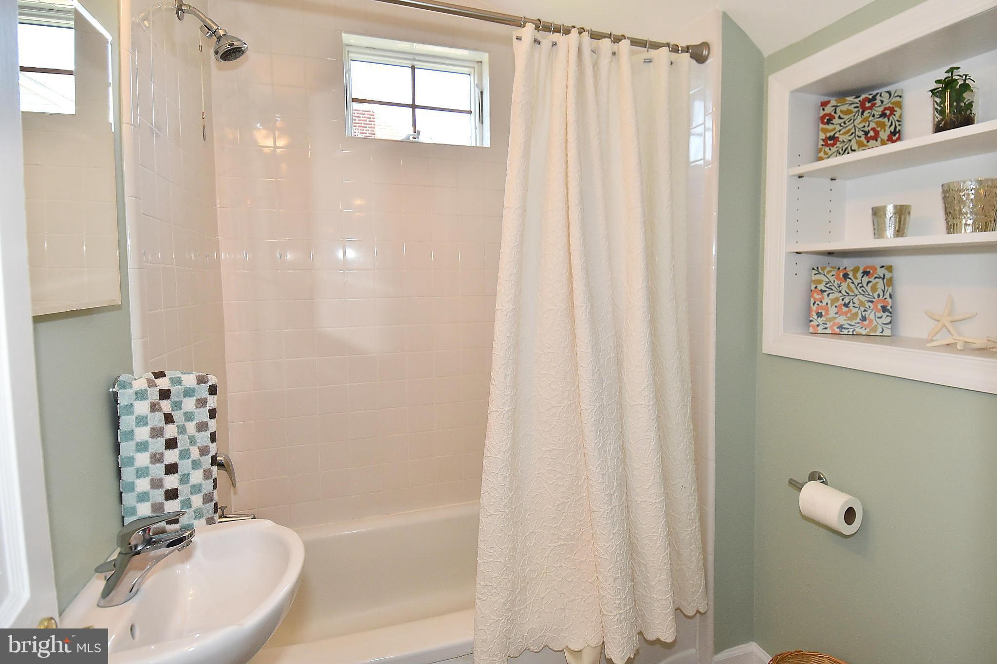 LEEWAY HEIGHTS - Residential