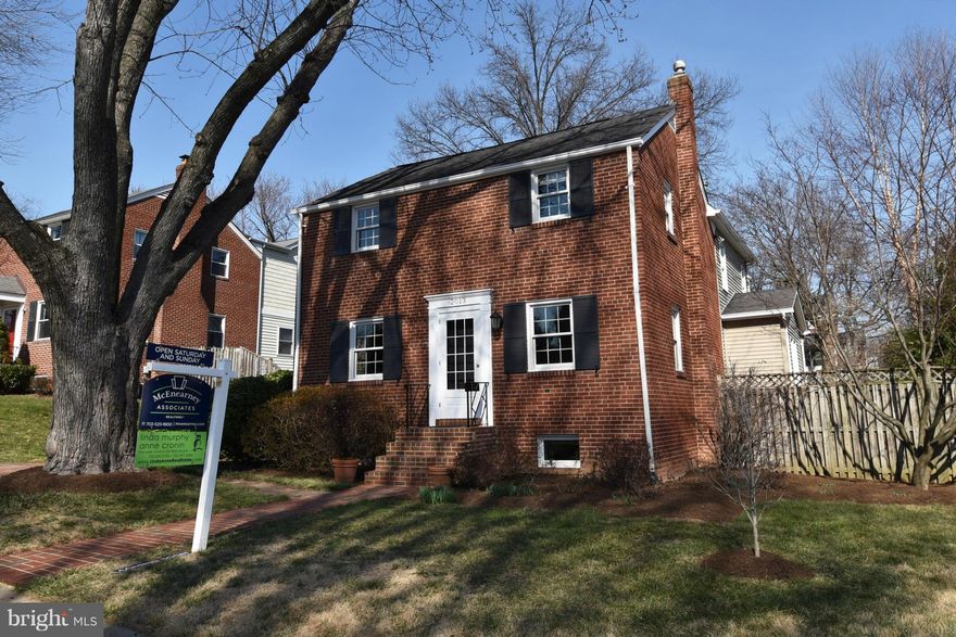 Fantastic Colonial in Leeway Heights neighborhood! 4 BRs/3.5 BA w/ European style kitchen opening to breakfast nook and family room w/fireplace! Large screened porch off kitchen opens to deck & private, landscaped backyard w/ charming garden shed. Master BR w/ private bath & walk-in closet. 3 additional bedrooms on upper level. Walking distance to Westover & Lee/Harrison. Don't miss this home!