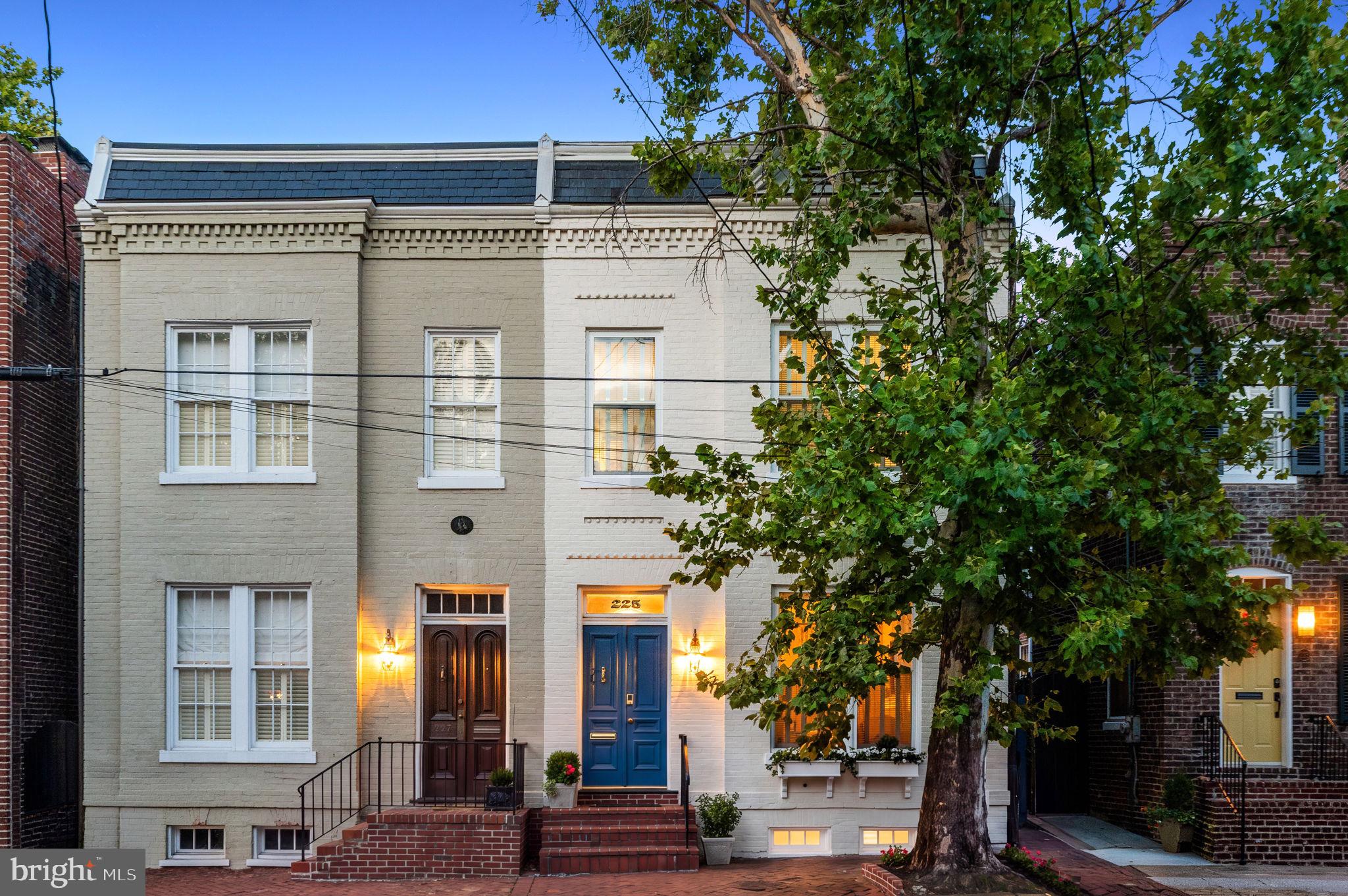 225 N ROYAL STREET