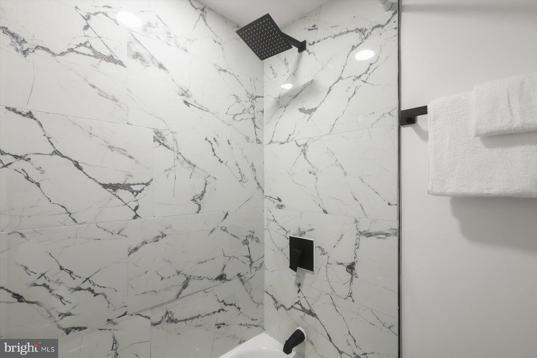 LONDONTOWN - Residential