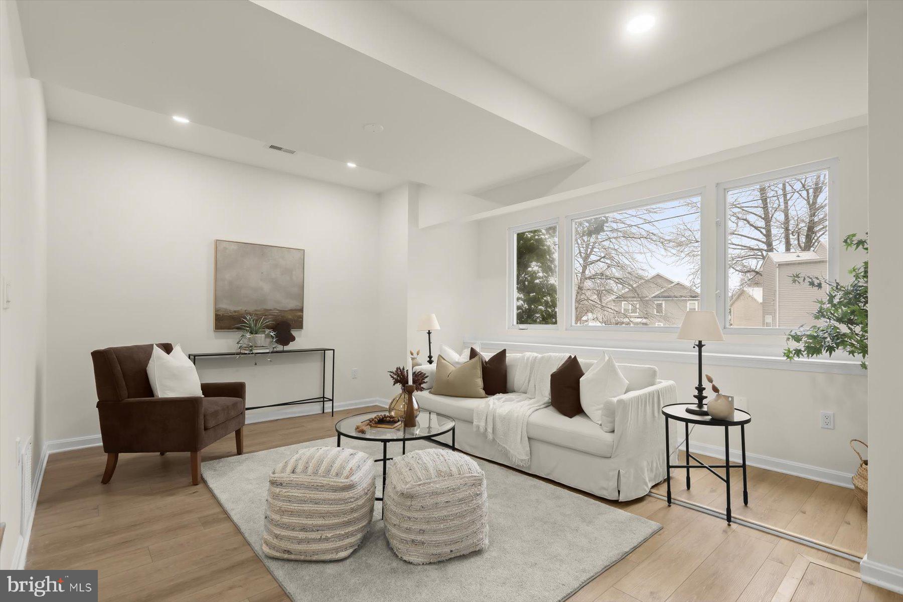 LONDONTOWN - Residential