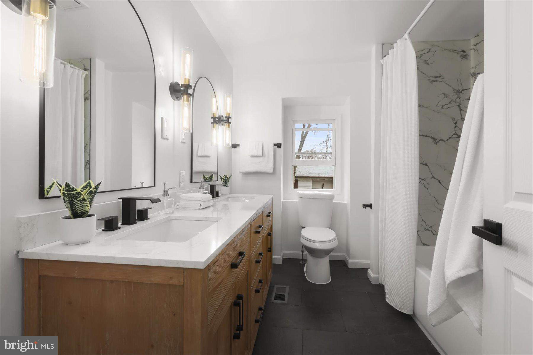 LONDONTOWN - Residential