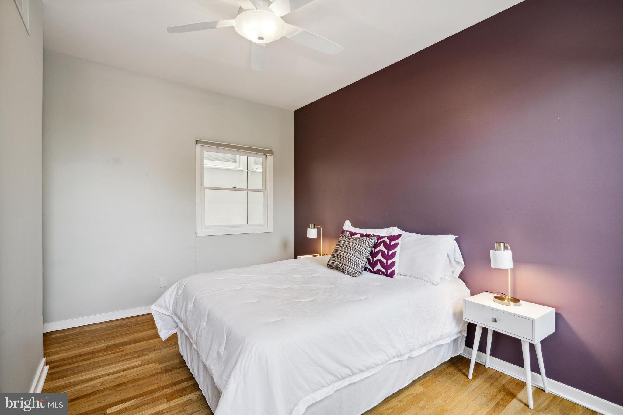 QUEEN VILLAGE - Residential