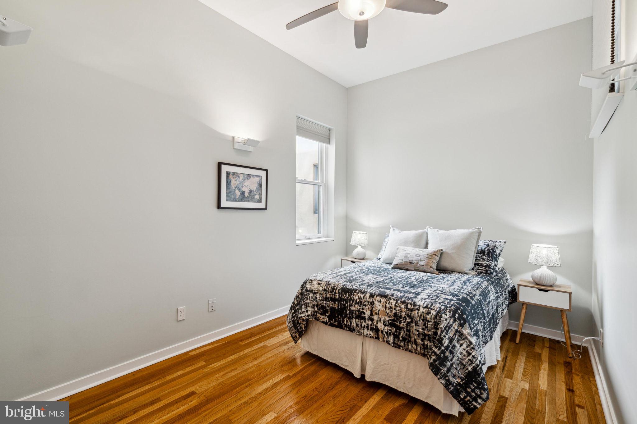 QUEEN VILLAGE - Residential