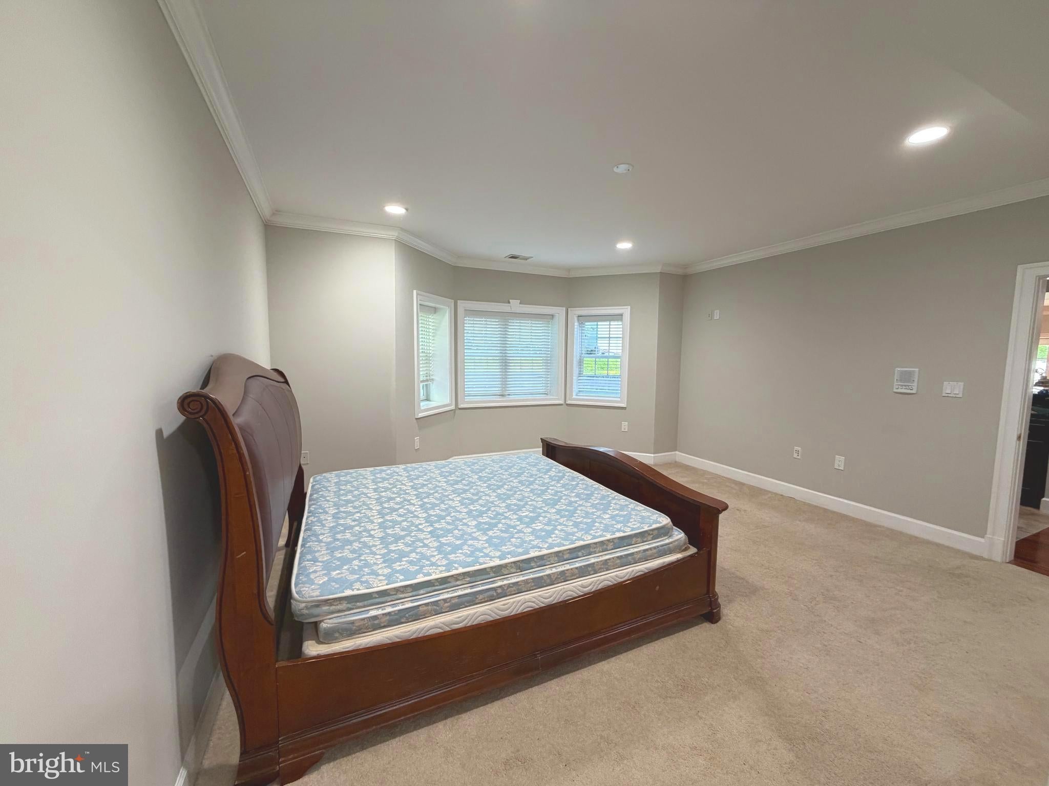 6529 FAIRLAWN DRIVE