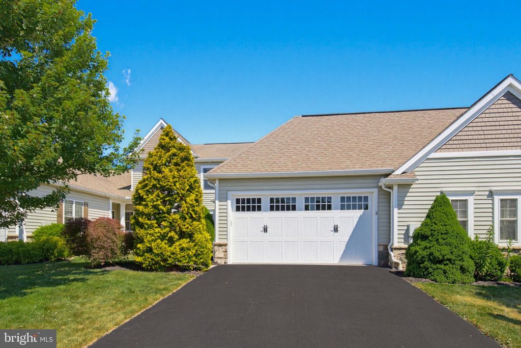 Photo of 347 English Ivy Drive, LITITZ, PA 17543 (MLS # PALA2090482)