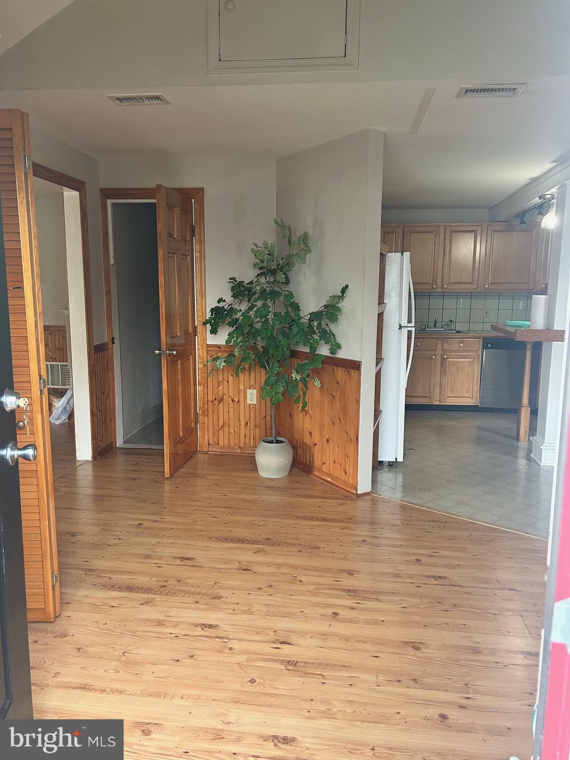 17 BARLOW AVENUE